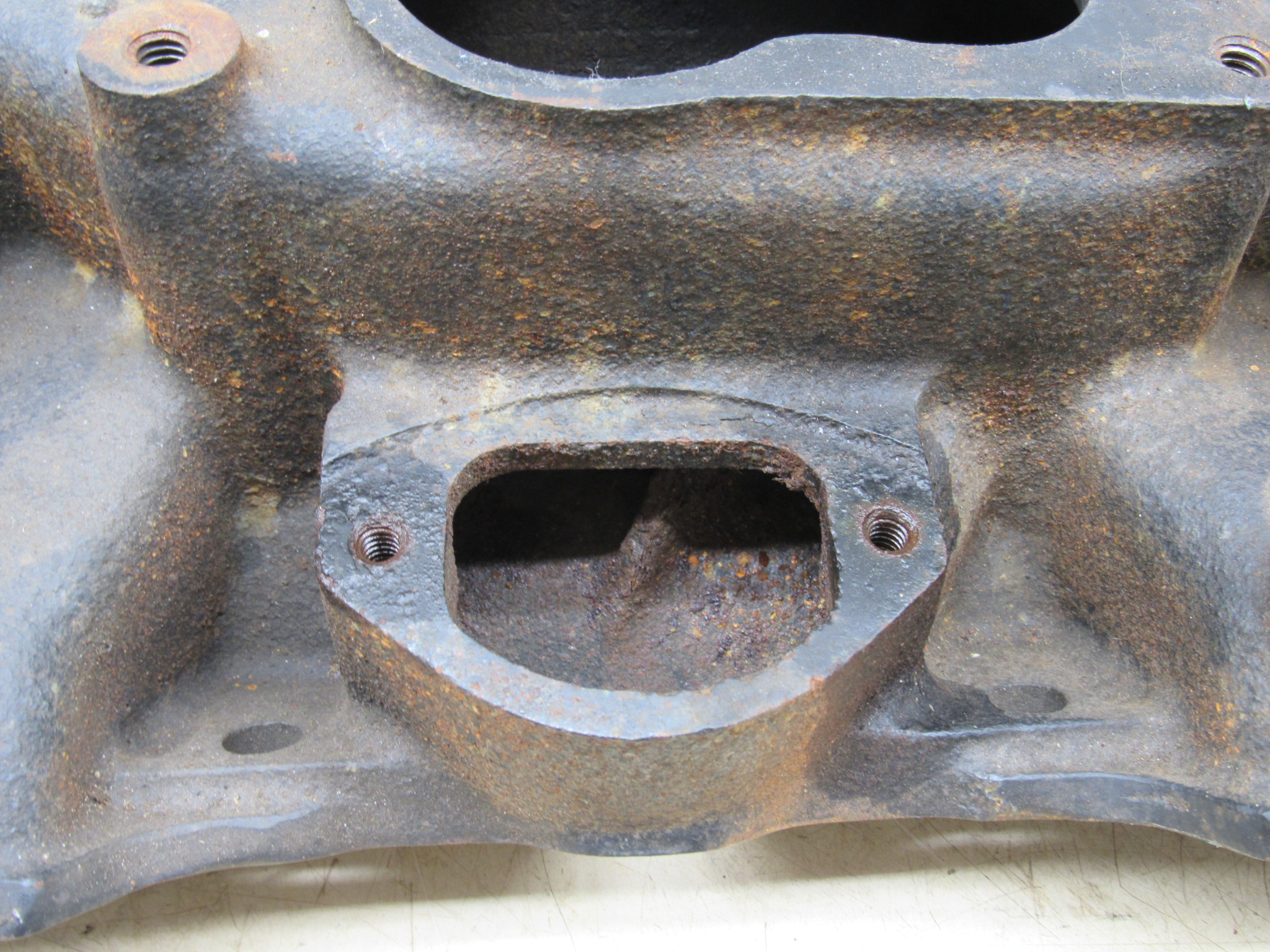 Intake Manifold - Casting# 3512100 - Date 8-7-70 - A - B - E - Body - 340 4 BBL - 1971 - USED - SHIPS FREE TO LOWER 48 - Image 11