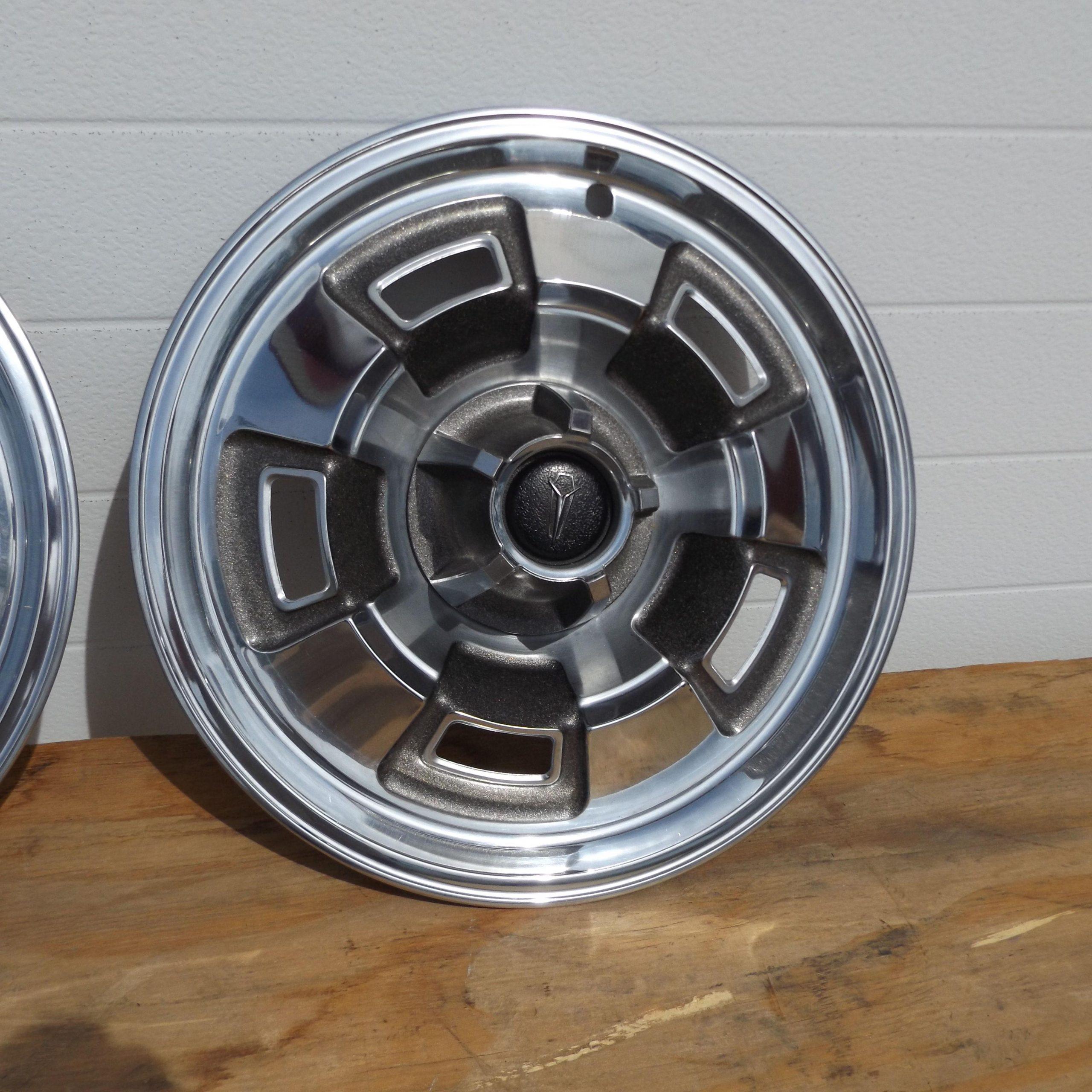 Wheel Cover W/Dome# 2881773 - Pair - 14