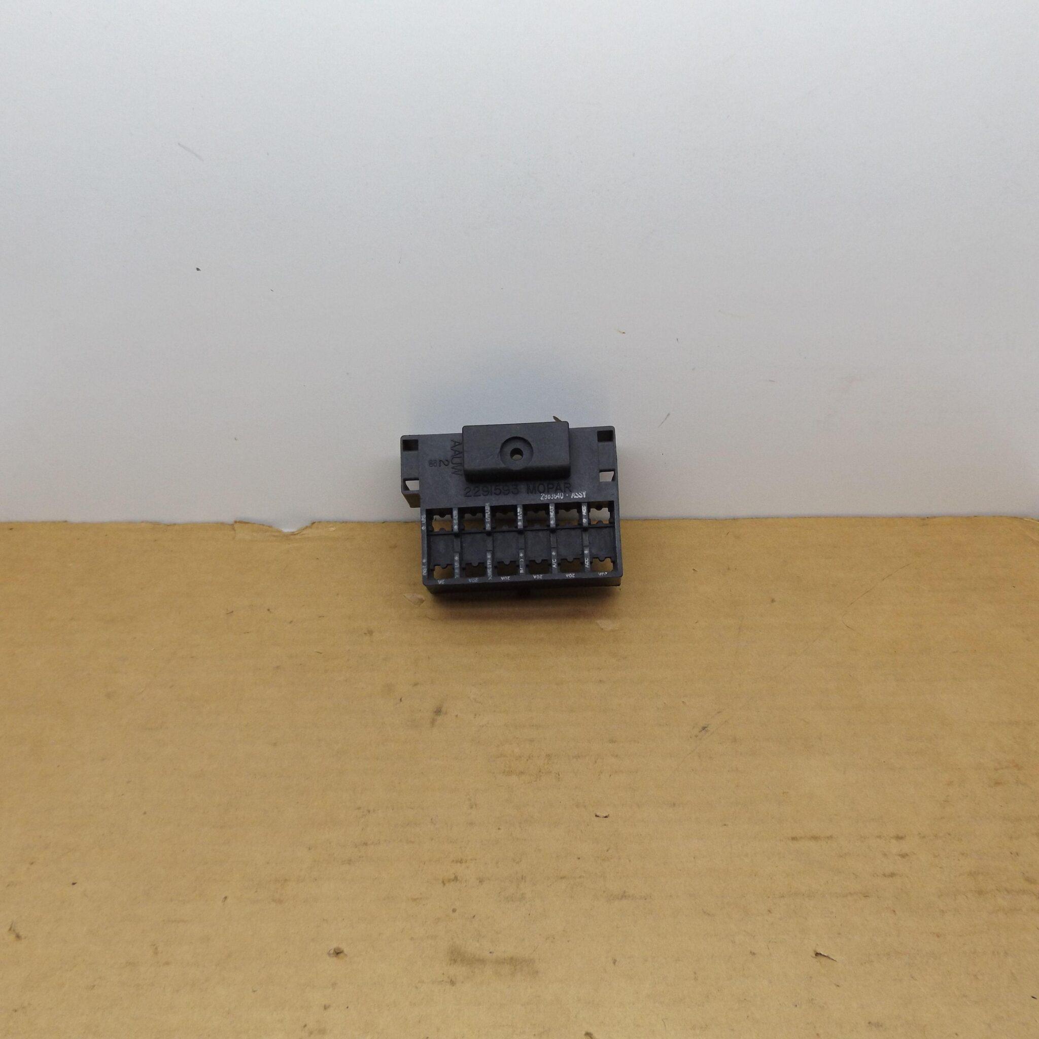 Fuse Block 2983640 A B Body 1970 71 Nos Ships Free To