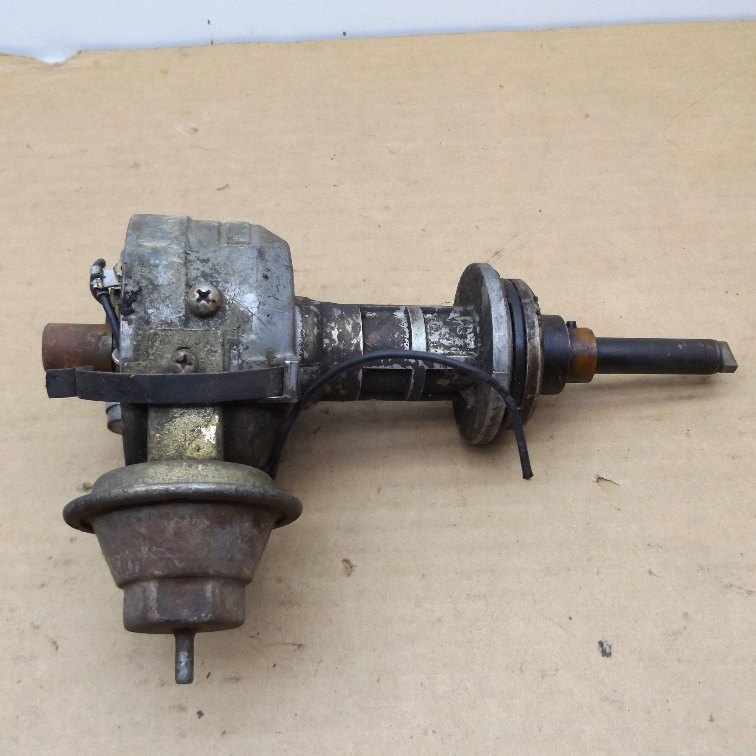 Ignition Distributor# 2875747 - Date 2-9 - B - C - Body - 383-2 - Single Point - 1969 - USED - SHIPS FREE TO LOWER 48 - Image 2