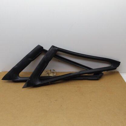 Weatherstrip Front Door Vent Wing# 3582044 / 3582045 - Pair - C - Body - 4 Door - 1972-73 - NOS - SHIPS FREE TO LOWER 48 - Image 4