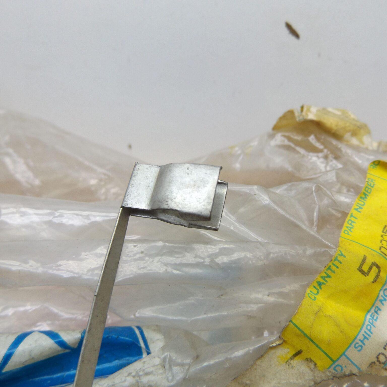 Fuel Tank Gauge Grounding Clip 2258862 A B C E Body 1961