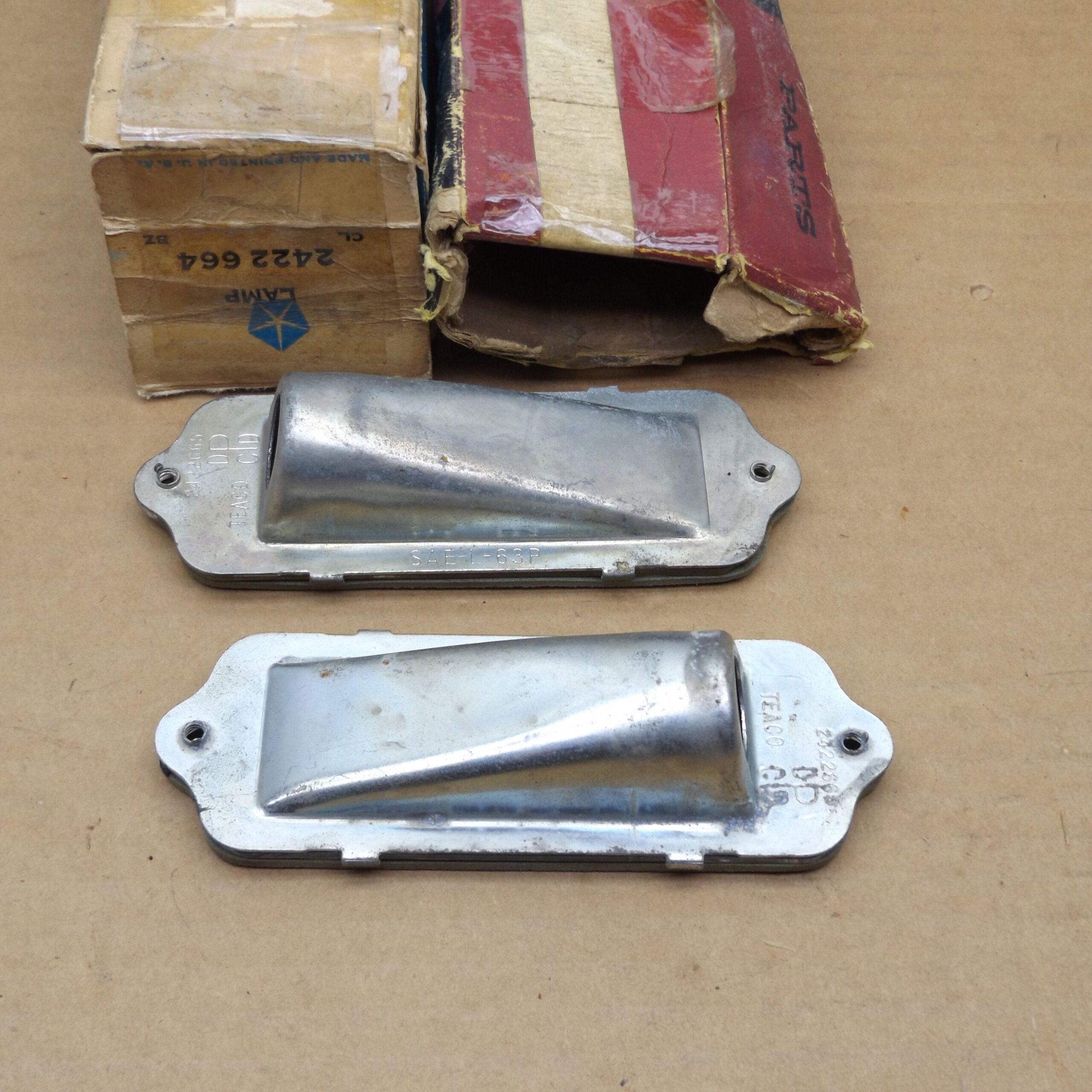 License Lamp and Housing# 2422664 - Pair - Plymouth - B - Body - 1963-65 - NOS - SHIPS FREE TO LOWER 48 - Image 3