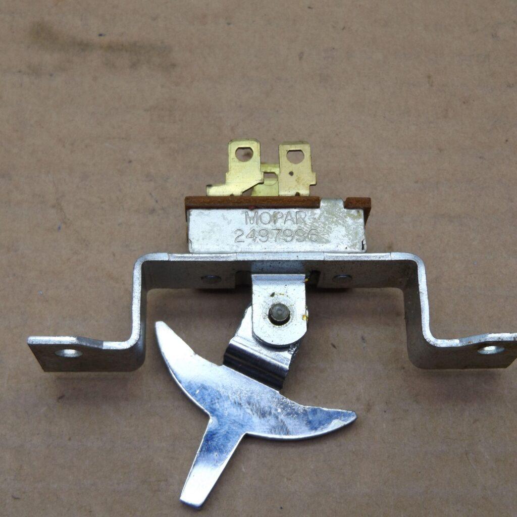 Heater Blower Switch 2497996 C Body Chrysler 196566 NOS