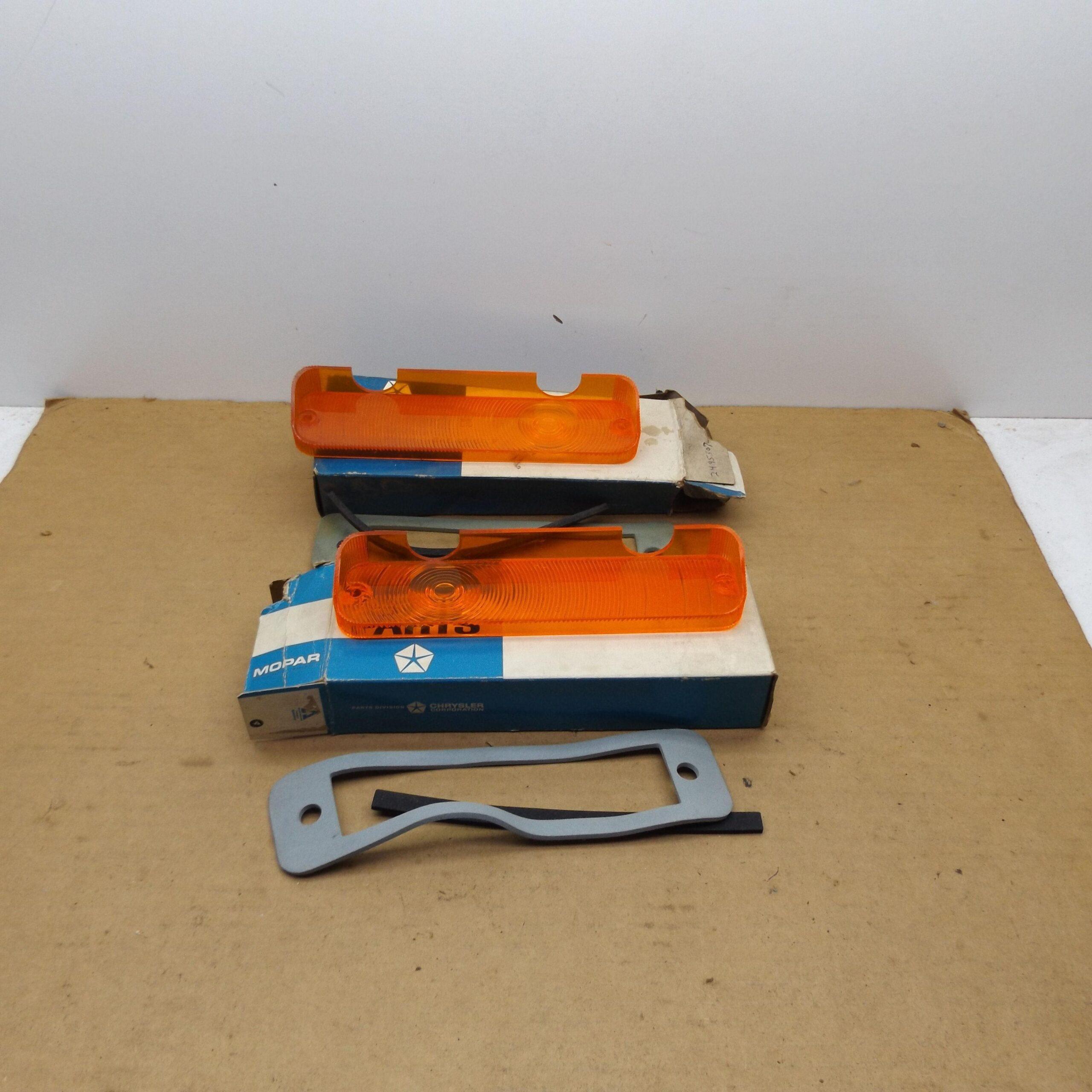 Park Lamp lens and Gasket Pkg# 2495506 / 2495507 - Pair - B - Body - Plymouth - 1964 - NOS - SHIPS FREE TO LOWER 48