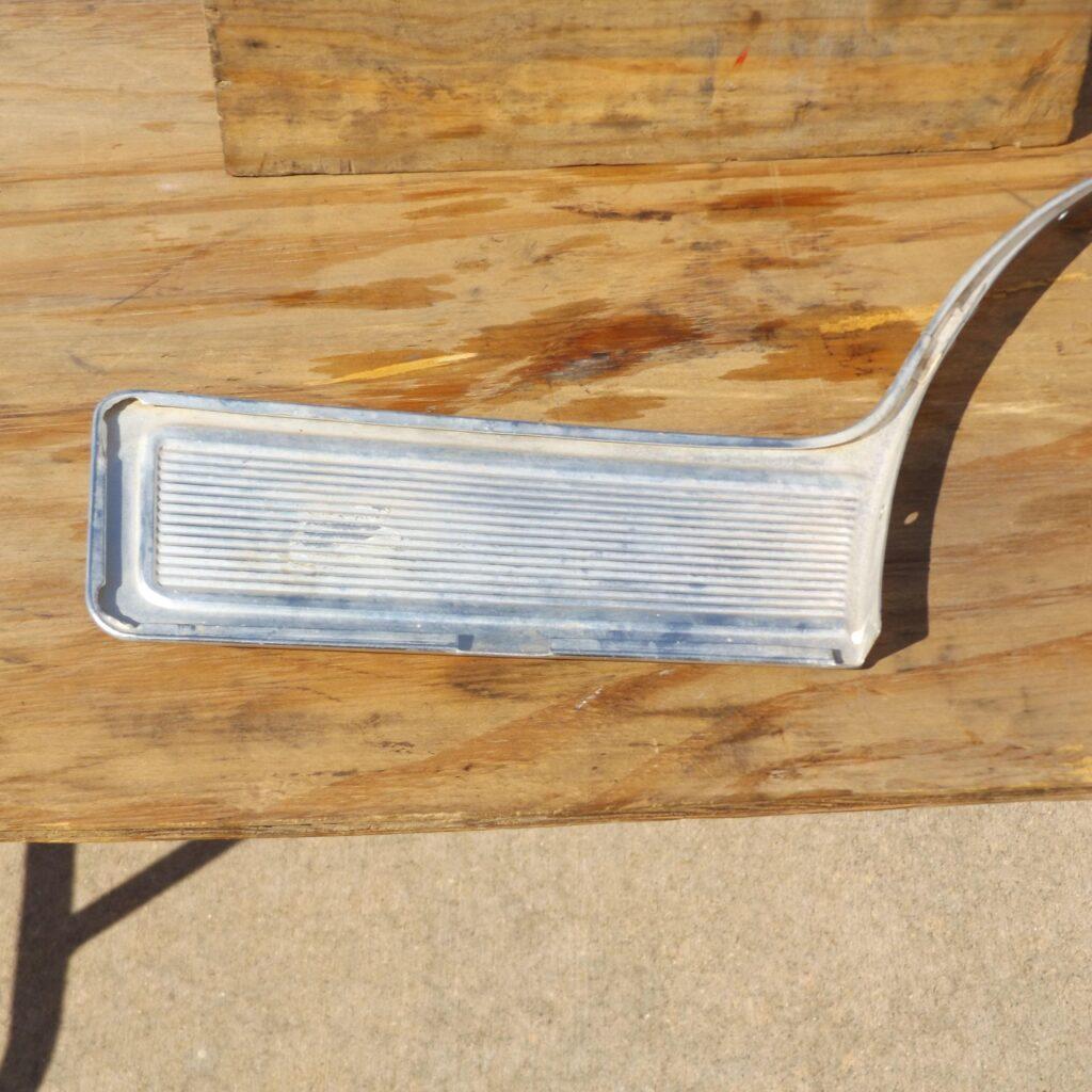 Front Wheel Opening Moulding and Panel Pkg 3004288 RH C Body