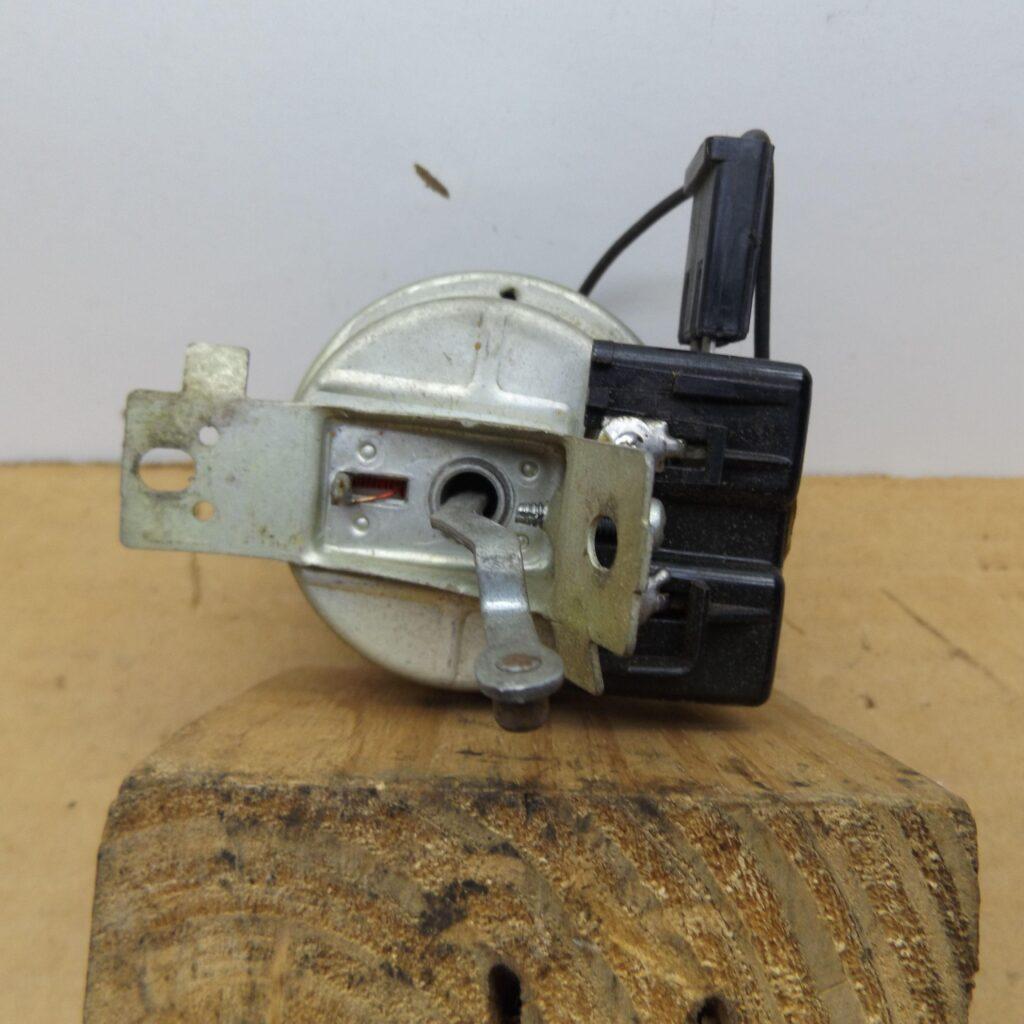 Distributor Vacuum Control Assy 3579239 3832 Single Point B C