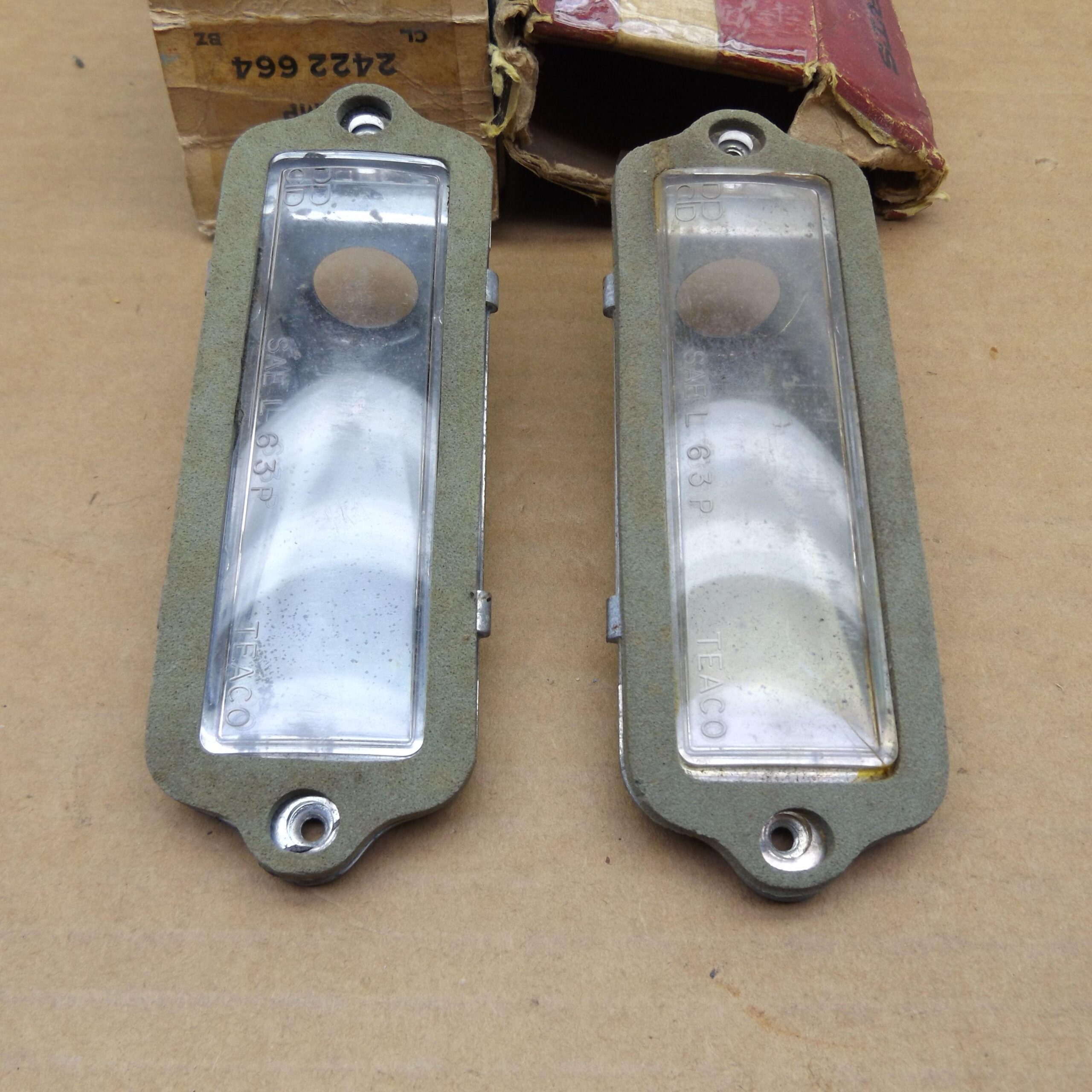 License Lamp and Housing# 2422664 - Pair - Plymouth - B - Body - 1963-65 - NOS - SHIPS FREE TO LOWER 48 - Image 4