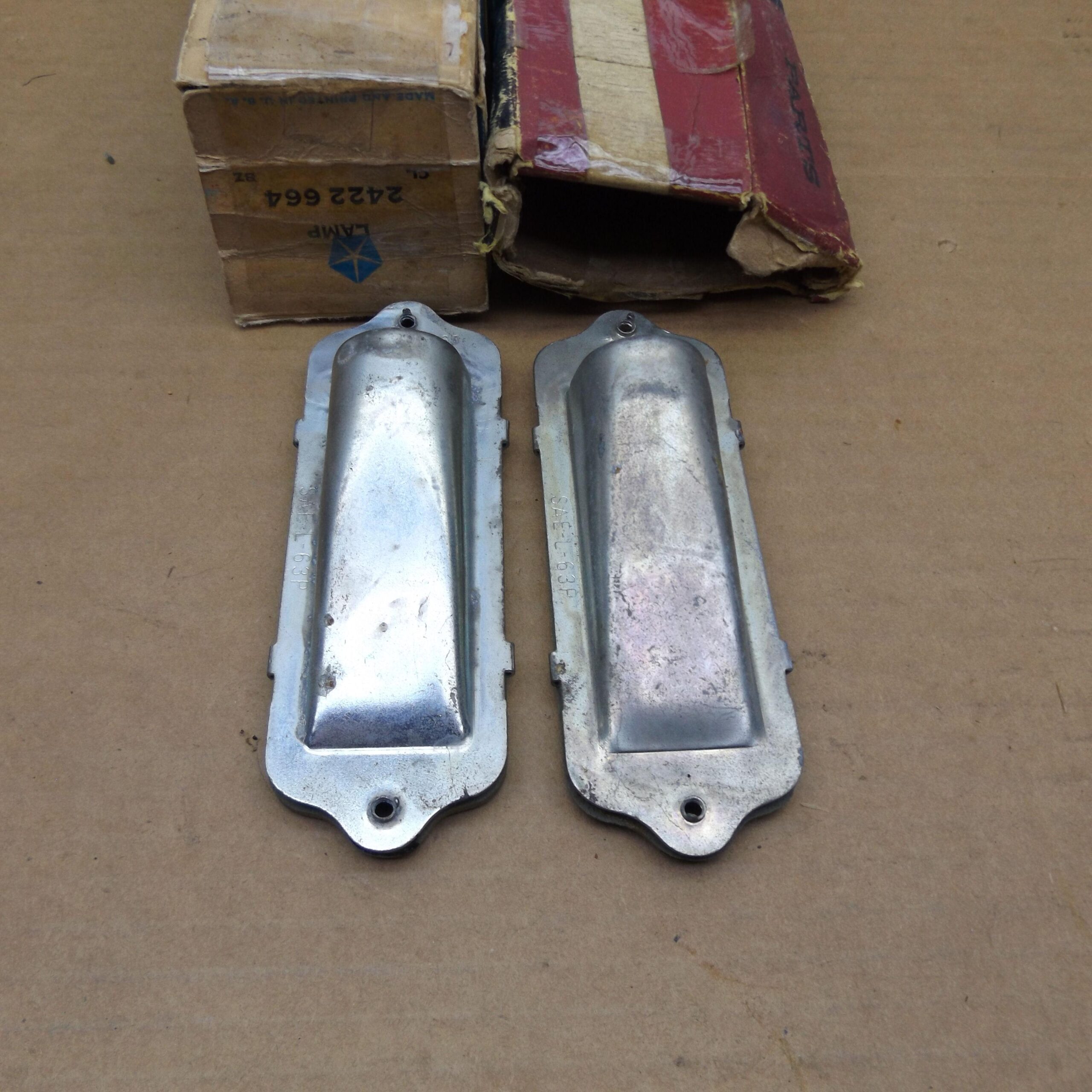 License Lamp and Housing# 2422664 - Pair - Plymouth - B - Body - 1963-65 - NOS - SHIPS FREE TO LOWER 48 - Image 2