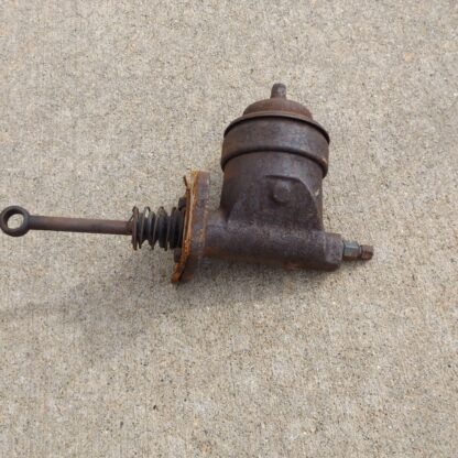 rare manual disc brake master cylinder w/push rod