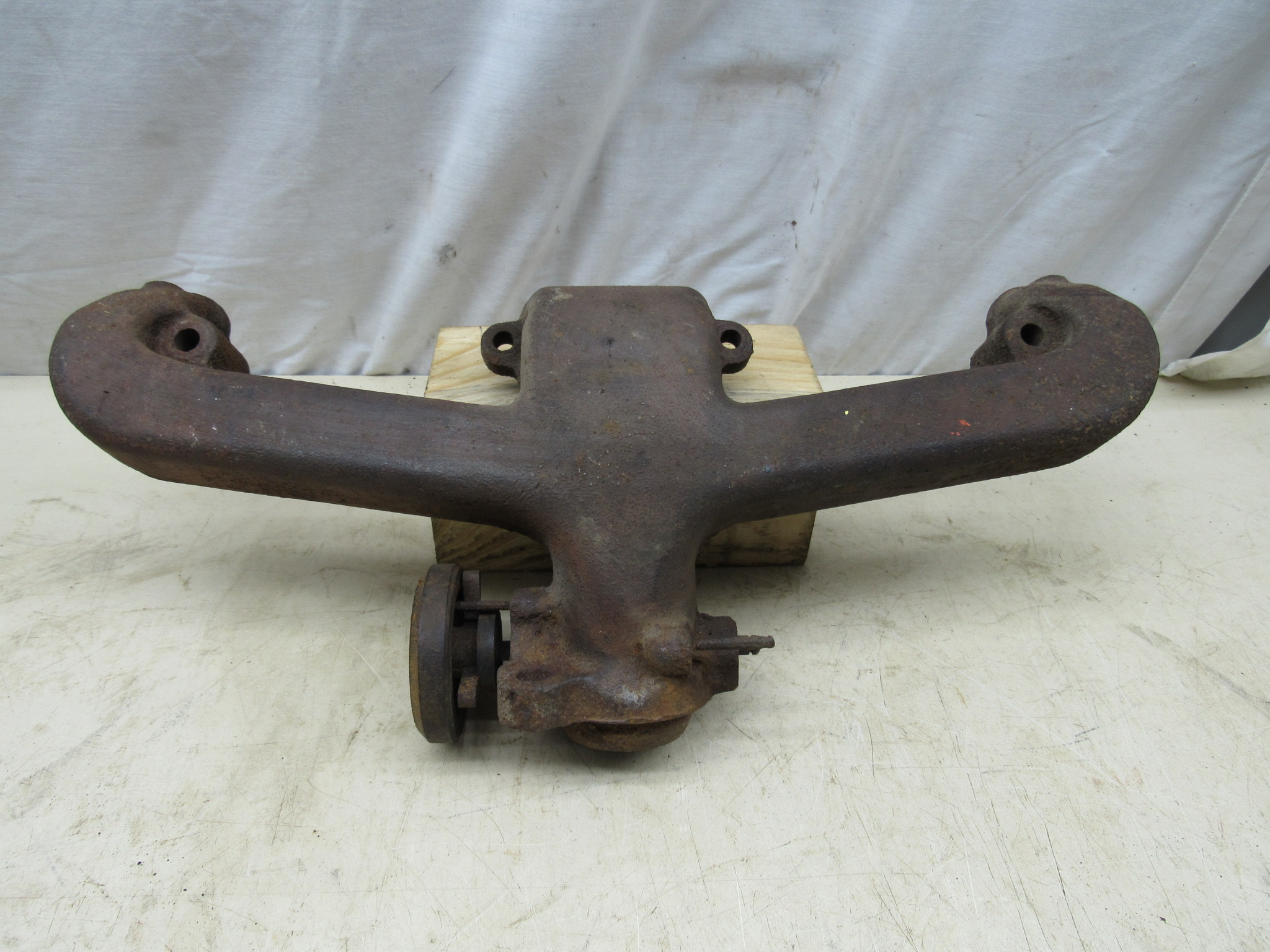 Exhaust Manifold Casting# 2843953 - RH - 273-318 - V8 - A - B - C
