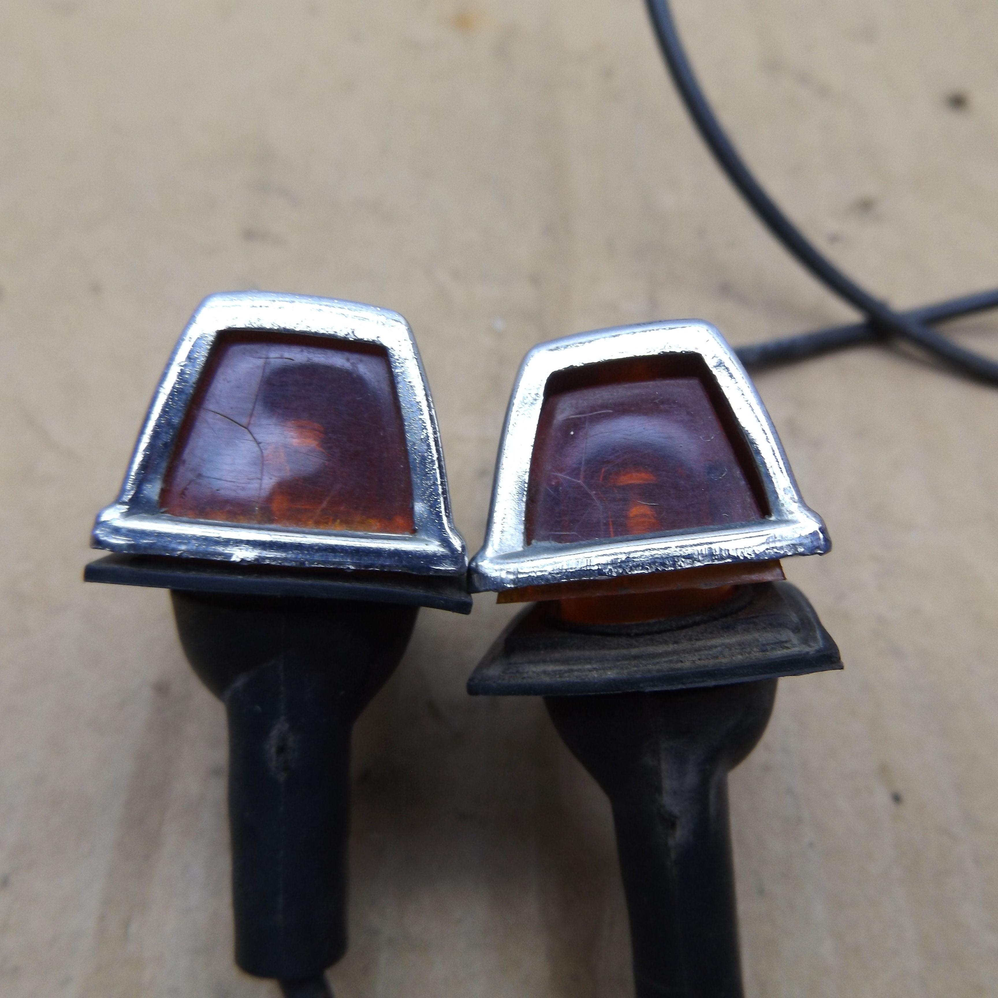 Turn Signal Indicator Lamp Assy# 3588746 / 3679255 - Pair - A - B - C - E -  F - L - M - R - Body - 1973-79 - USED - SHIPS FREE TO LOWER 48
