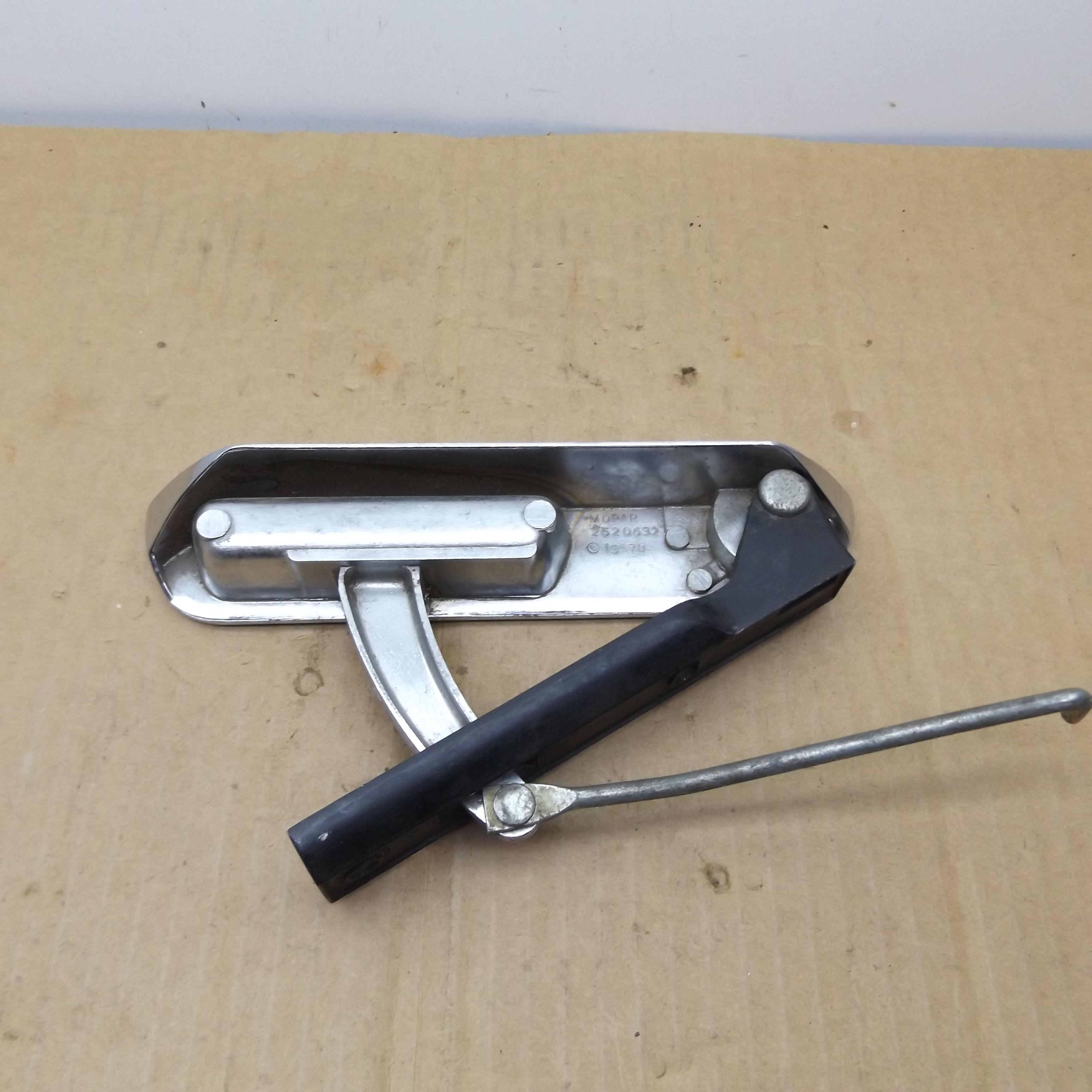 Tailgate Lock Release Handle 2520631 Pull Type C Body St Wagon