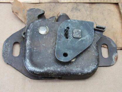 Hood Lock / Latch# 2583206 - A - C - Body - 1965-72 - NOS - SHIPS FREE TO LOWER 48 - Image 3