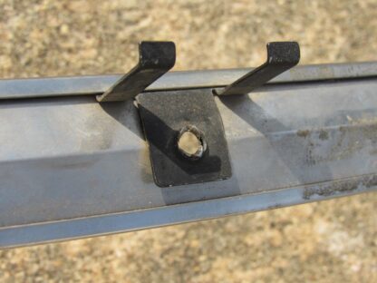 retaining body clip (6)