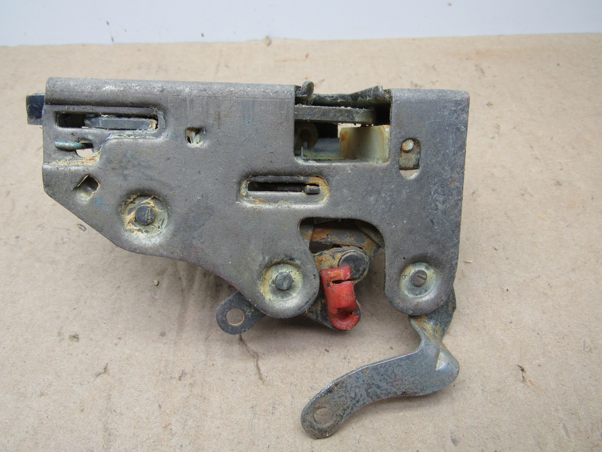 Front Door Latch# 3695442 - RH - B - Body - 1974 - NOS - SHIPS FREE TO ...