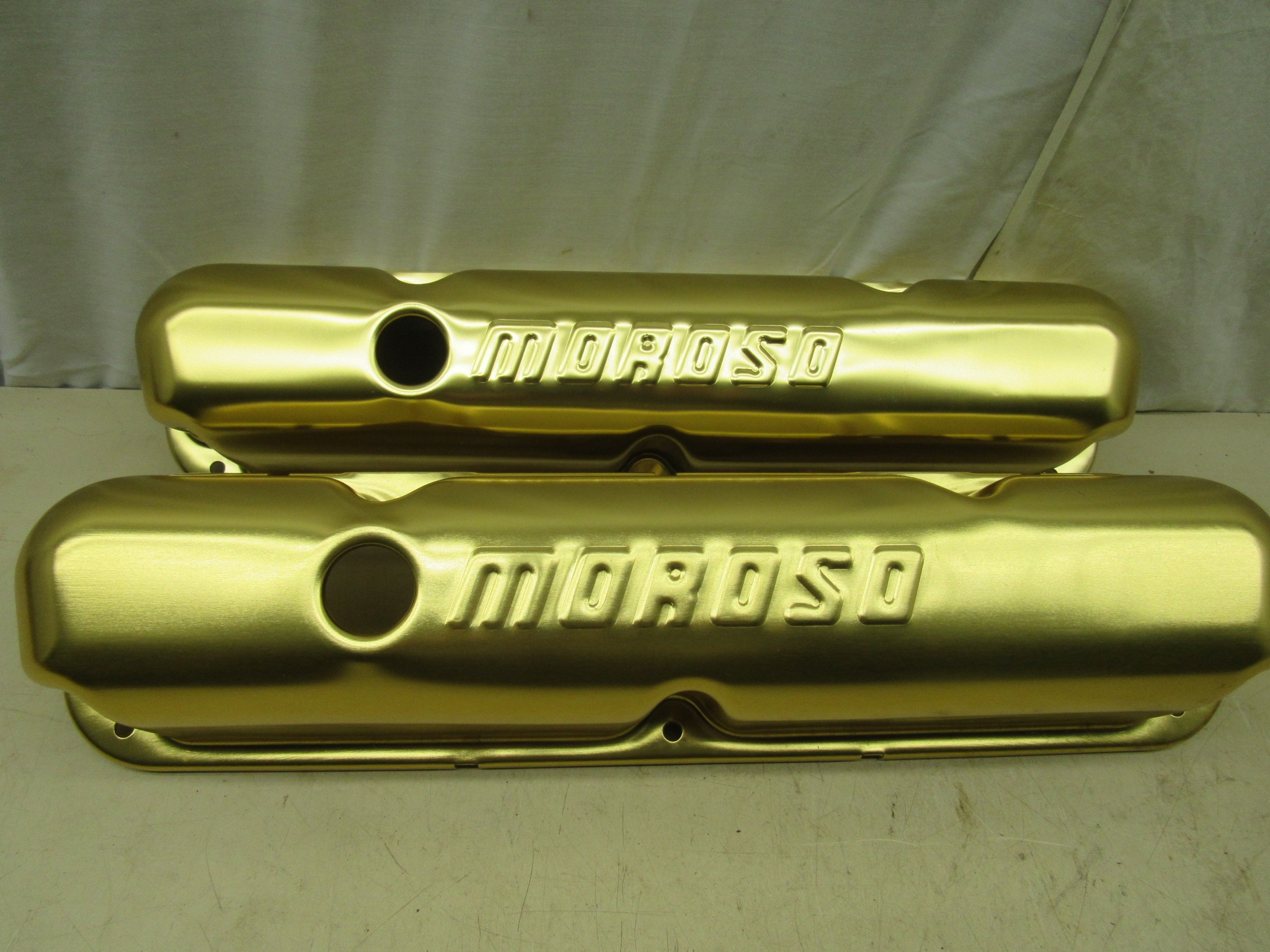 50％OFF】 新品 Moroso 68310 Fabricated Aluminum Valve Covers, Fits Small Block  Mopar Chrysler Engines w Non Magnum Heads