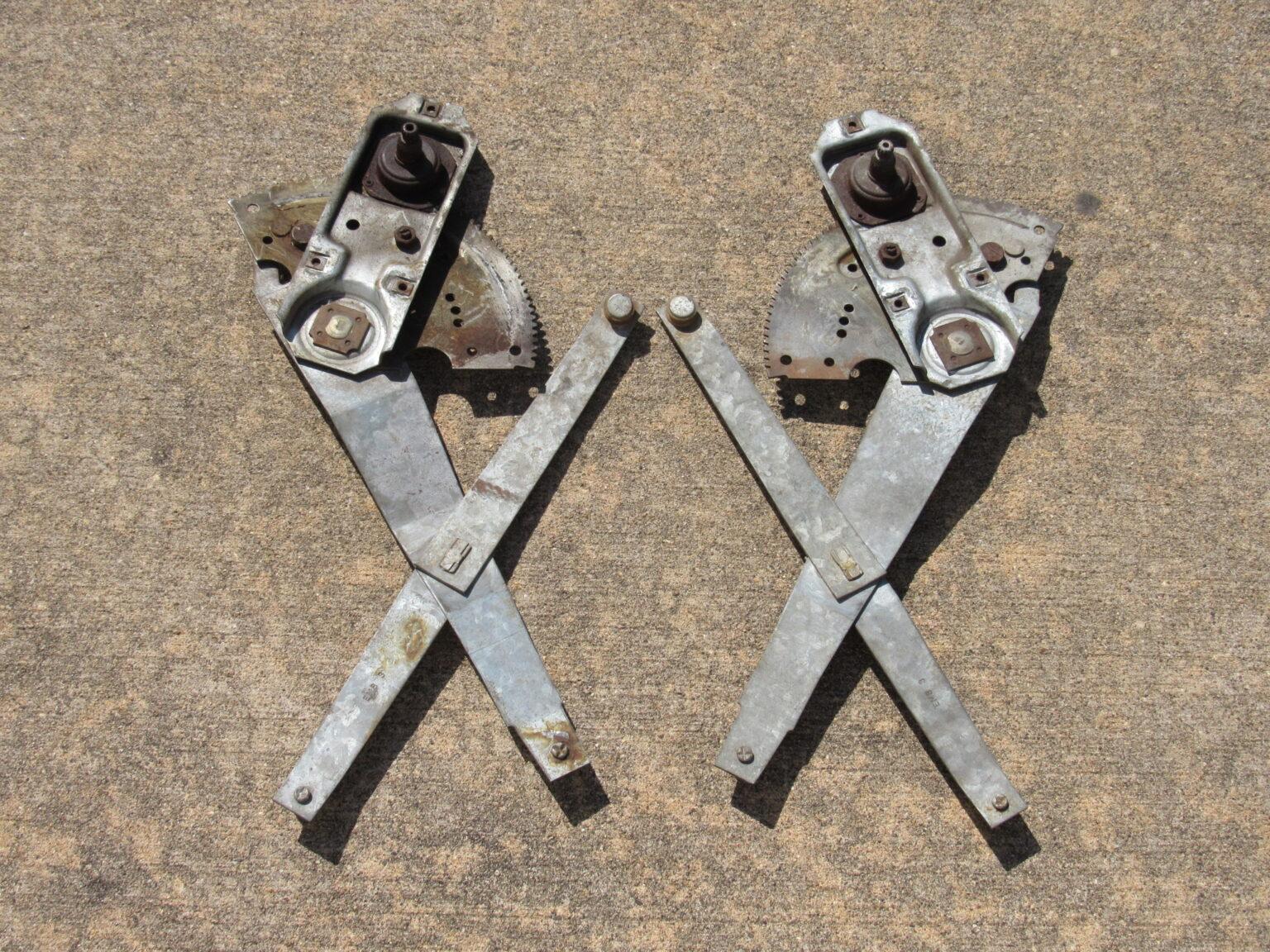 Manual Quarter Window Regulator# 2583032 / 2583033 - Pair - B - Body ...