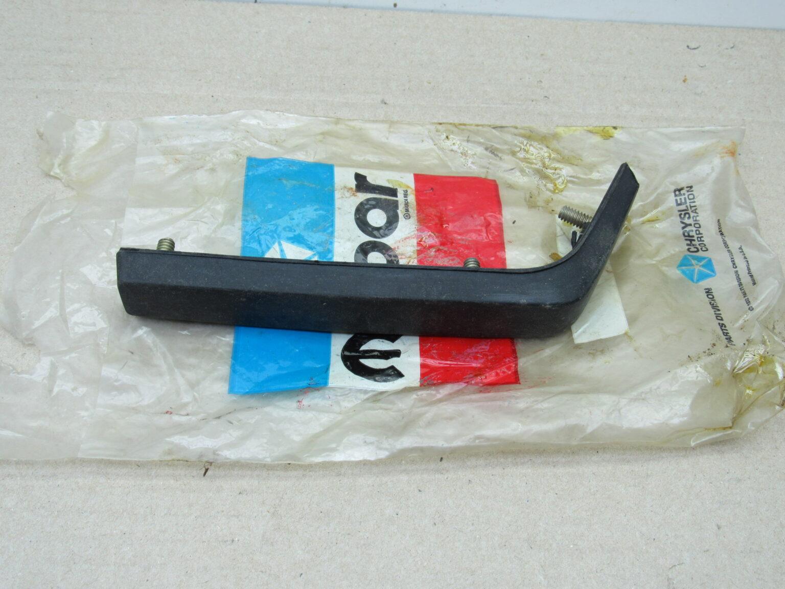 Rear / Front Bumper Guard Cushion 3835564 B Body 2 Door 1975