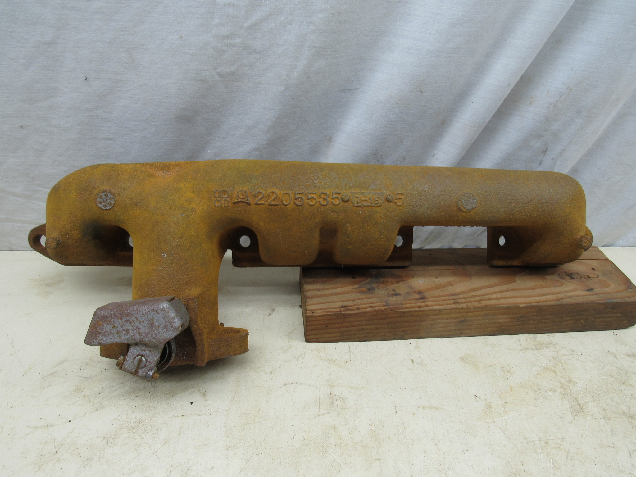 Exhaust Manifold Casting# 2205535 - Date 7-15-65 - RH - Big Block - V8 - B - C - Body - 1961-66 - USED - SHIPS FREE TO LOWER 48
