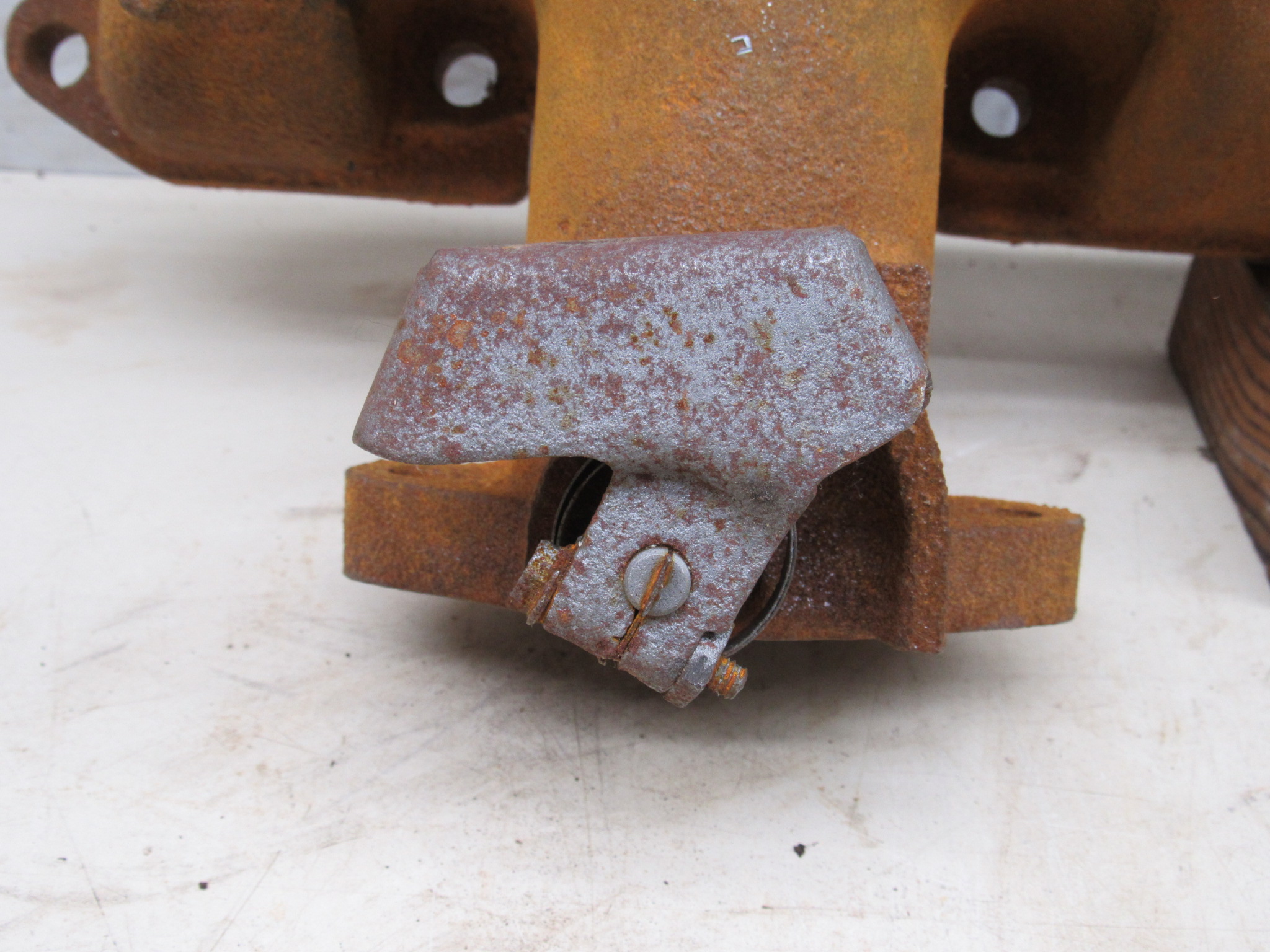 Exhaust Manifold Casting# 2205535 - Date 7-15-65 - RH - Big Block - V8 - B - C - Body - 1961-66 - USED - SHIPS FREE TO LOWER 48 - Image 2