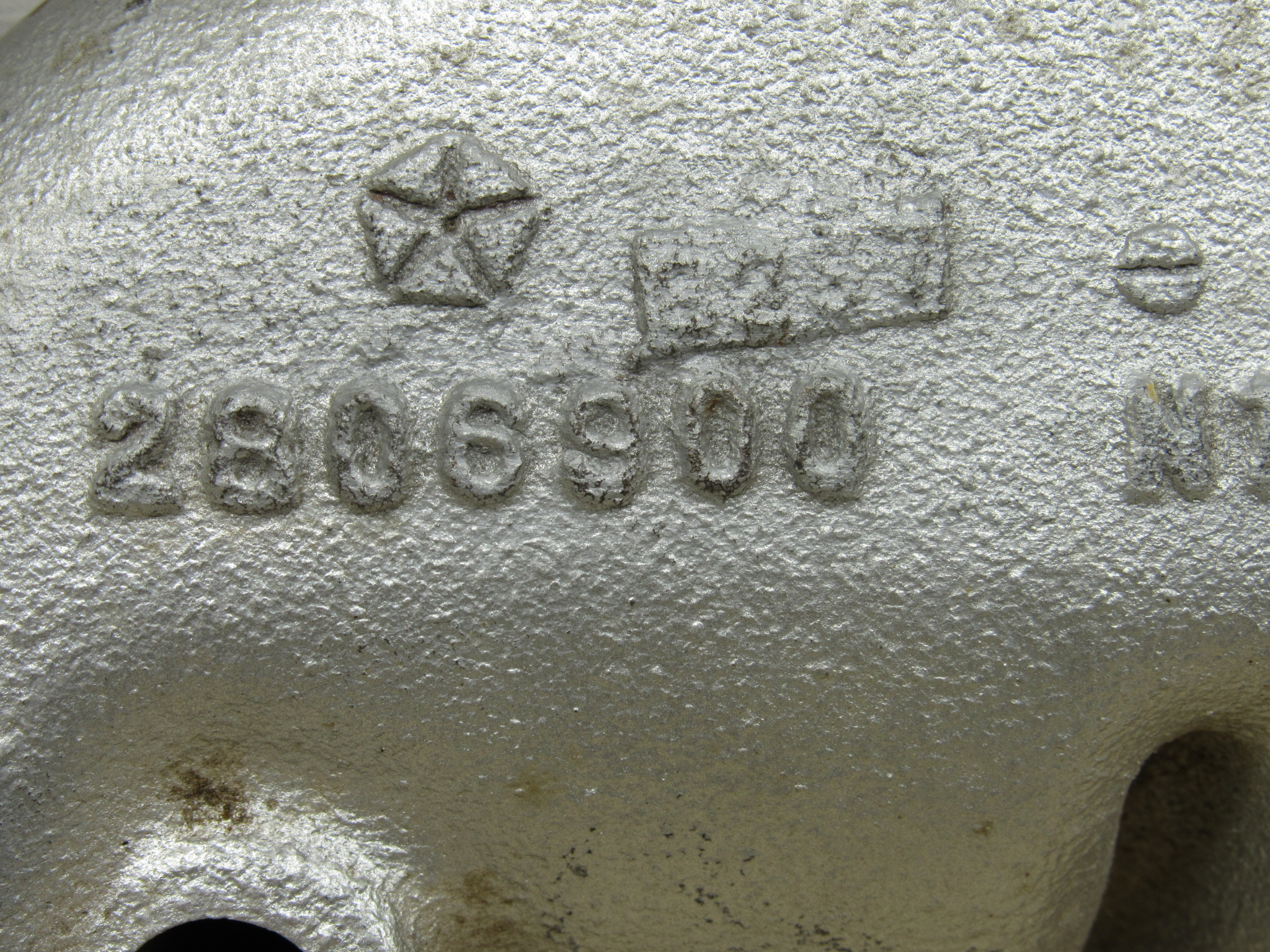 Exhaust Manifold - Casting# 2806900 - RH - (8-28-7) - Date - 383-440 HP - B - C - Body - 1967-69 - USED - SHIPS FREE TO LOWER 48 - Image 8