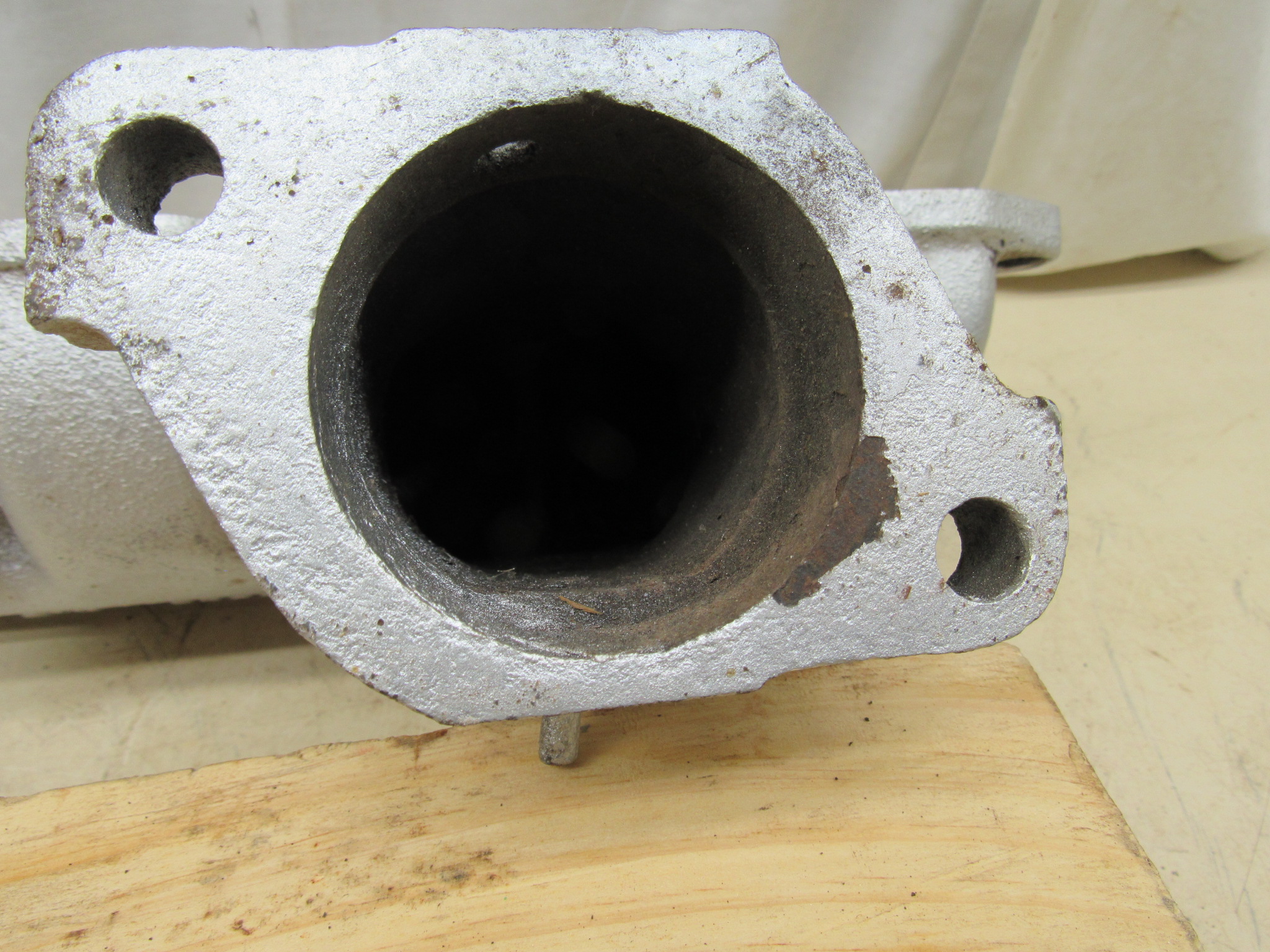 Exhaust Manifold - Casting# 2806900 - RH - (8-28-7) - Date - 383-440 HP - B - C - Body - 1967-69 - USED - SHIPS FREE TO LOWER 48 - Image 3