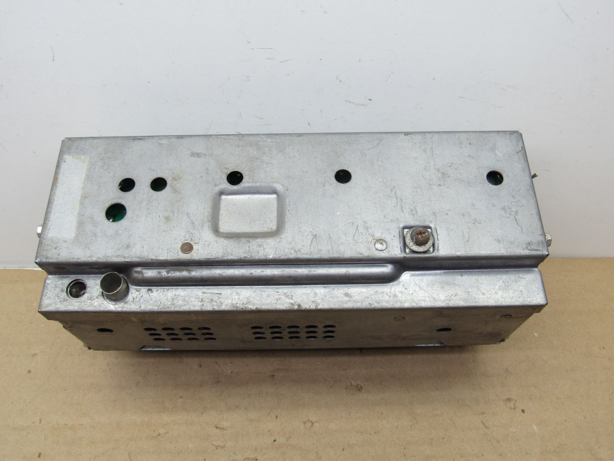 AM Radio# 2496270 - Model 218 - A - Body - Plymouth - 1963-64 - USED - SHIPS FREE TO LOWER 48 - Image 4