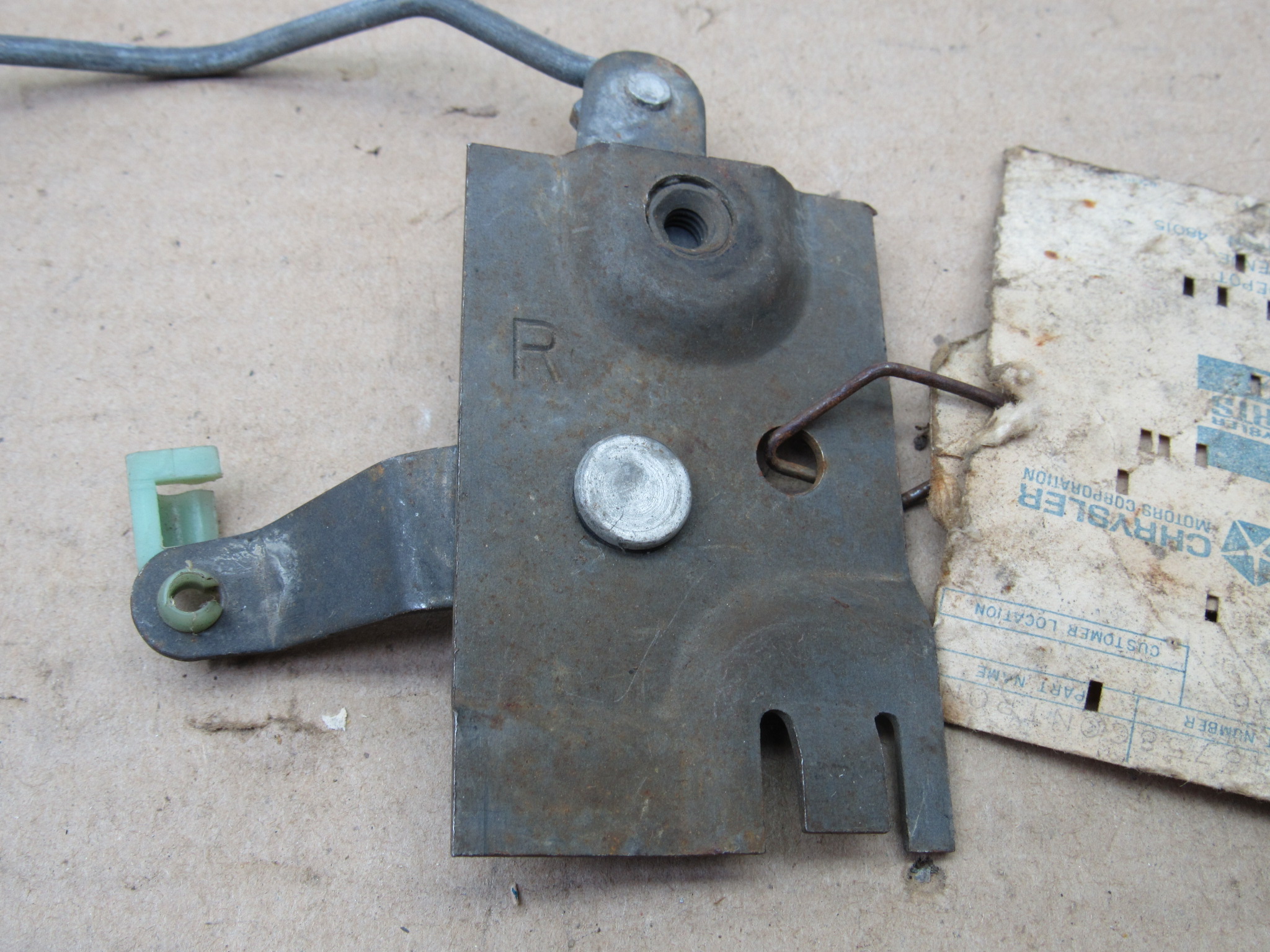 Front Door Latch Locking Control W/Link# 3548758 - RH - B - Body - 2 Door - 1971-73 - NOS - SHIPS FREE TO LOWER 48 - Image 3