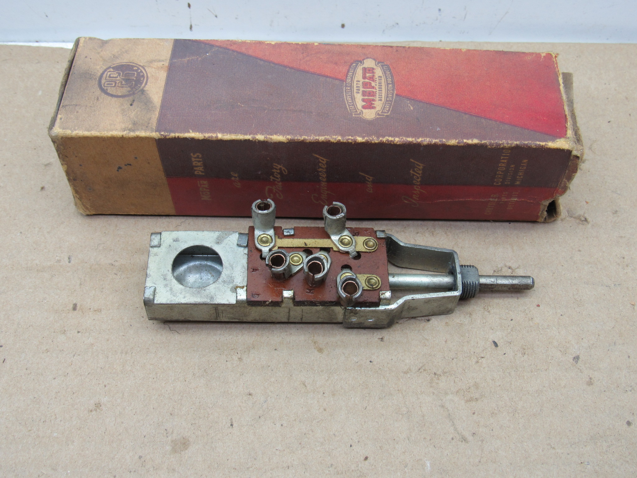 Headlight Switch# 684038 - Dodge - Plymouth - Chrysler - DeSoto - 1938 - NOS - SHIPS FREE TO LOWER 48