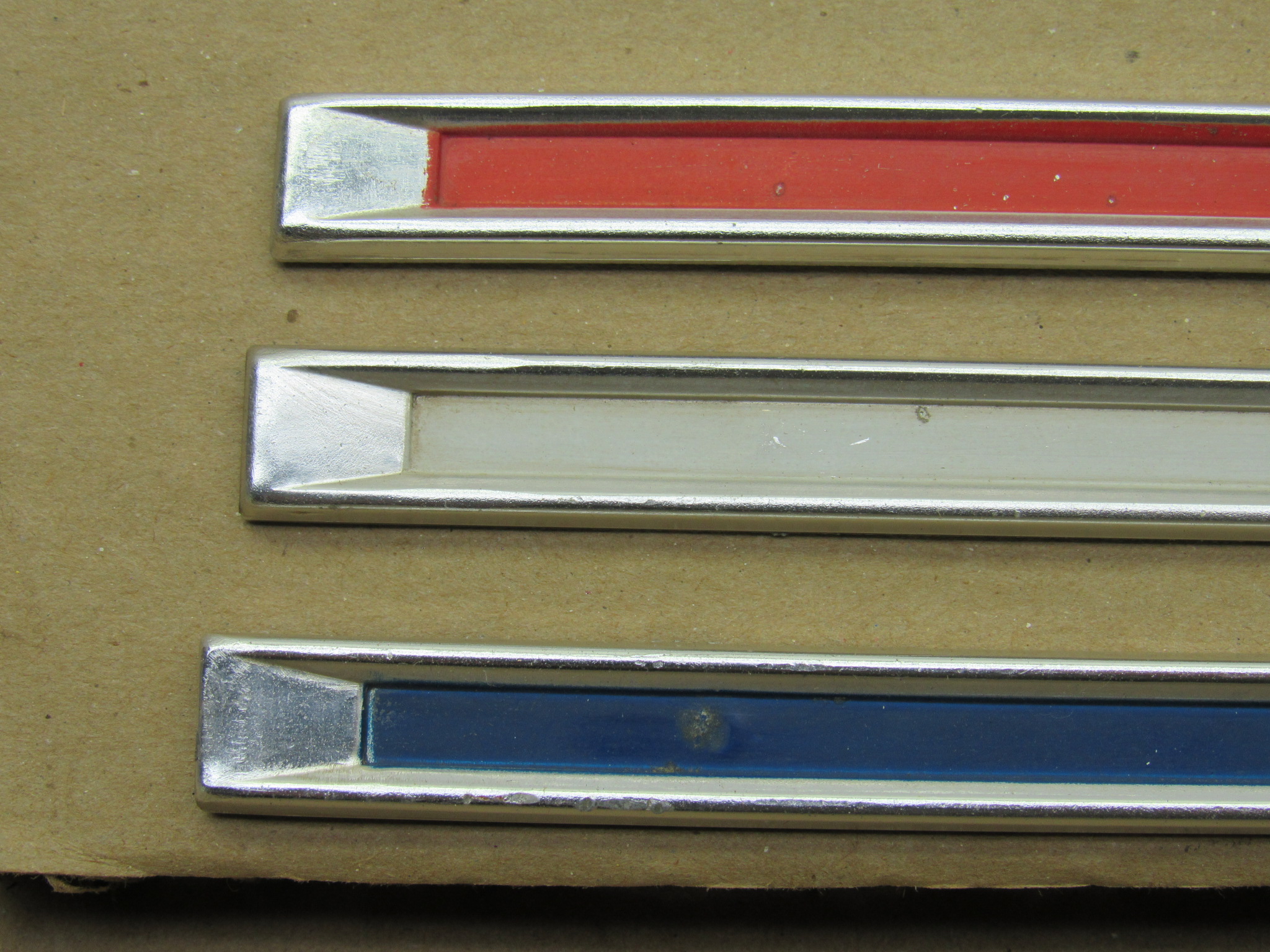 Front Fender Side Louver Pkg# 2524827 / 2524828 / 2524829 - Sport Fury - 1965 - USED - SHIPS FREE TO LOWER 48 - Image 2