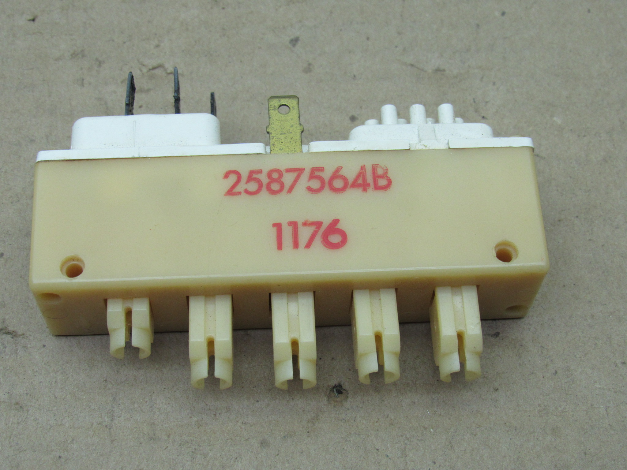 A/C and Heater Vacuum Control Switch# 2587564 - B - C - Body - 1965-68 - NOS - SHIPS FREE TO LOWER 48 - Image 2