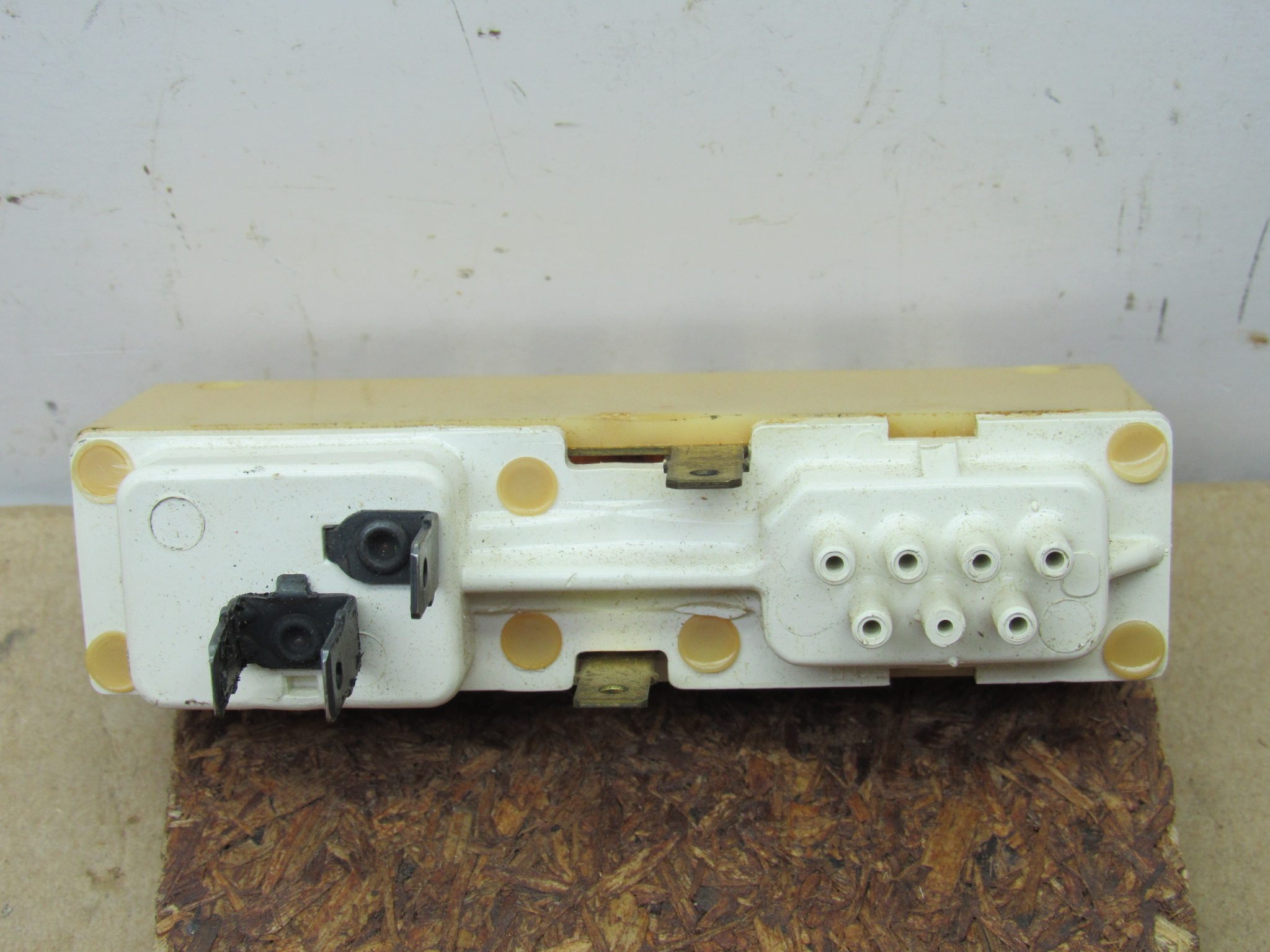 A/C and Heater Vacuum Control Switch# 2587564 - B - C - Body - 1965-68 - NOS - SHIPS FREE TO LOWER 48 - Image 3