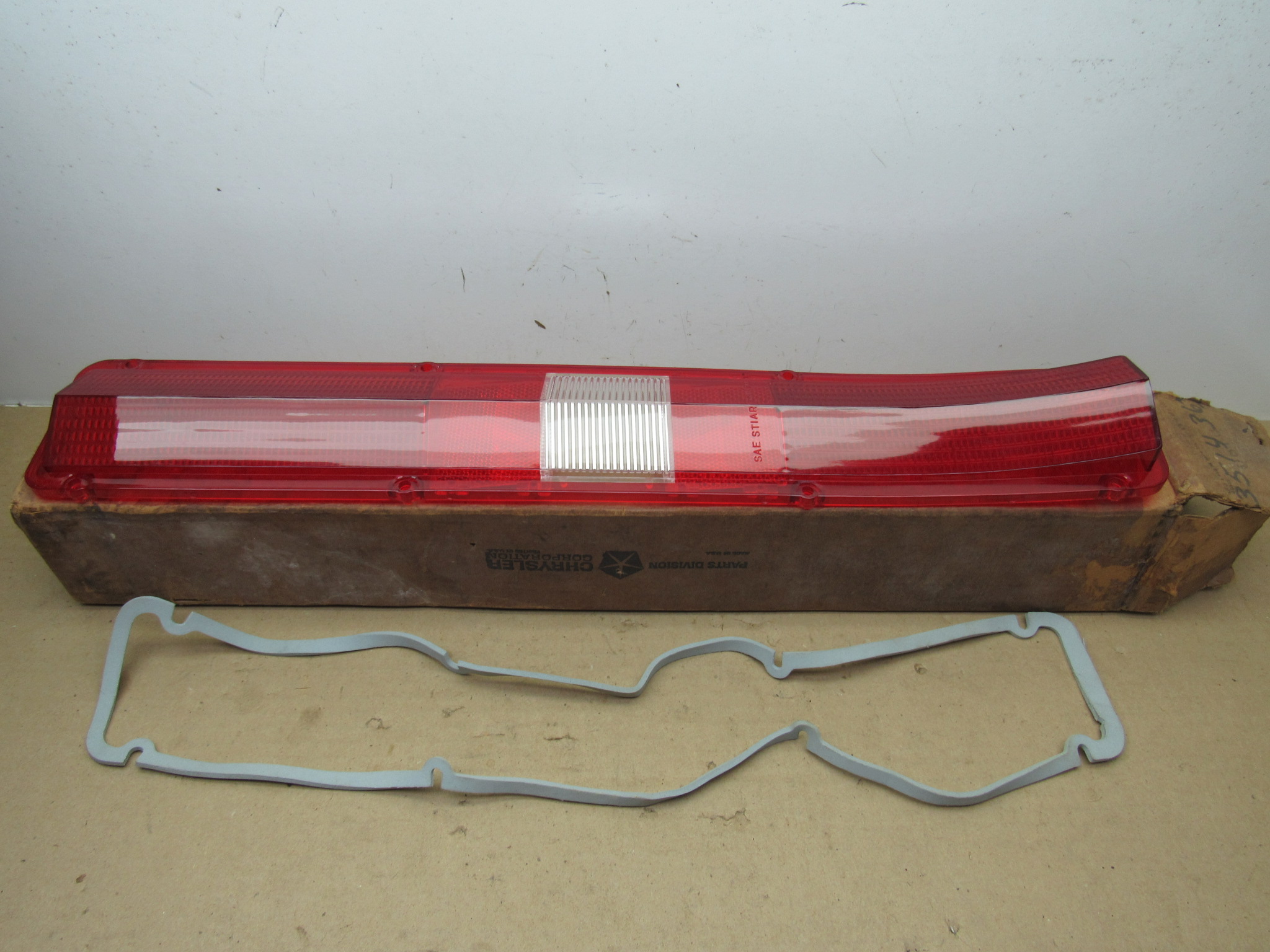 Tail Lamp Lens and Gasket Pkg# 3514362 - RH - Plymouth Fury III - 1971 - NOS - SHIPS FREE TO LOWER 48