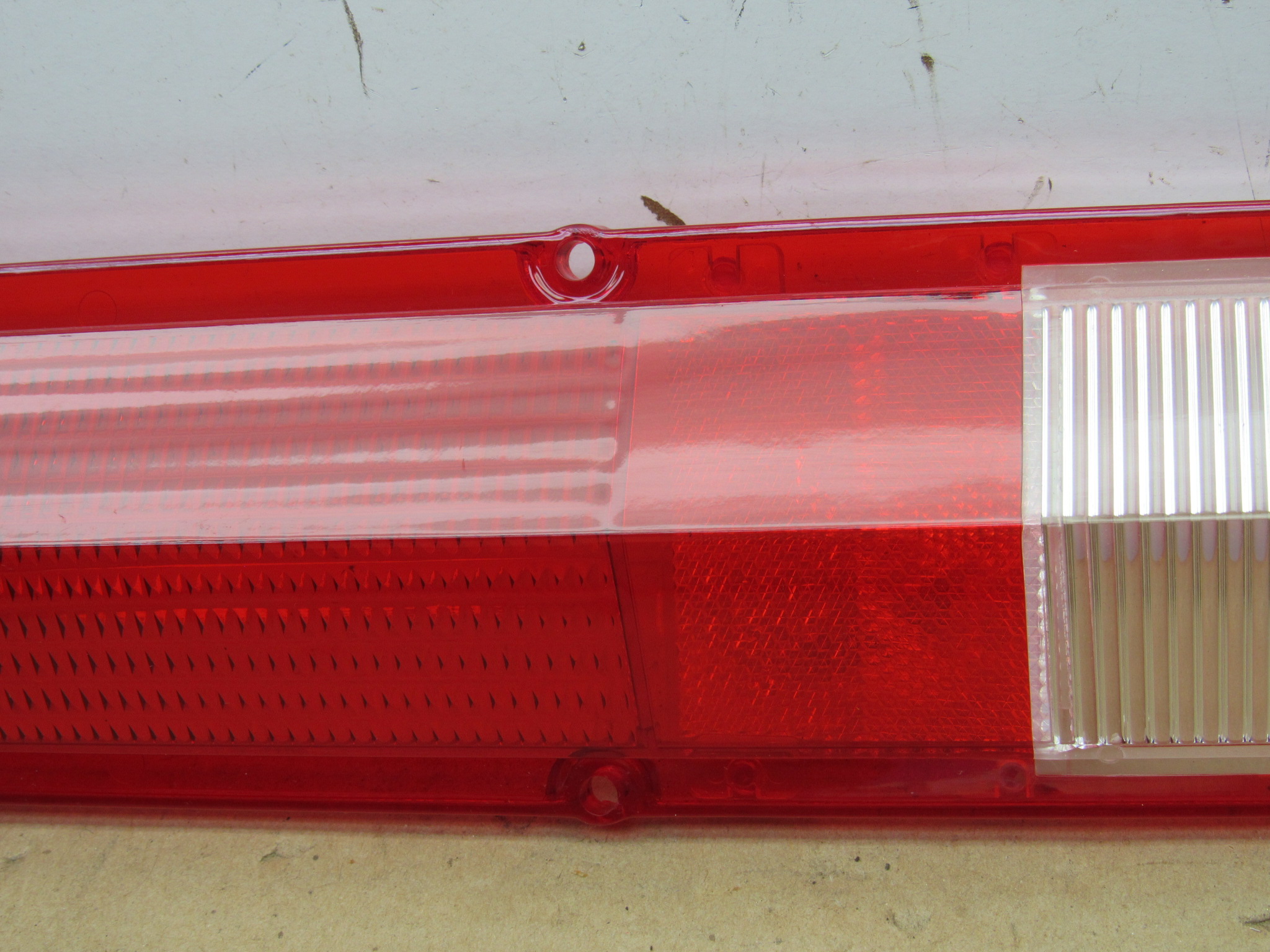 Tail Lamp Lens and Gasket Pkg# 3514362 - RH - Plymouth Fury III - 1971 - NOS - SHIPS FREE TO LOWER 48 - Image 7