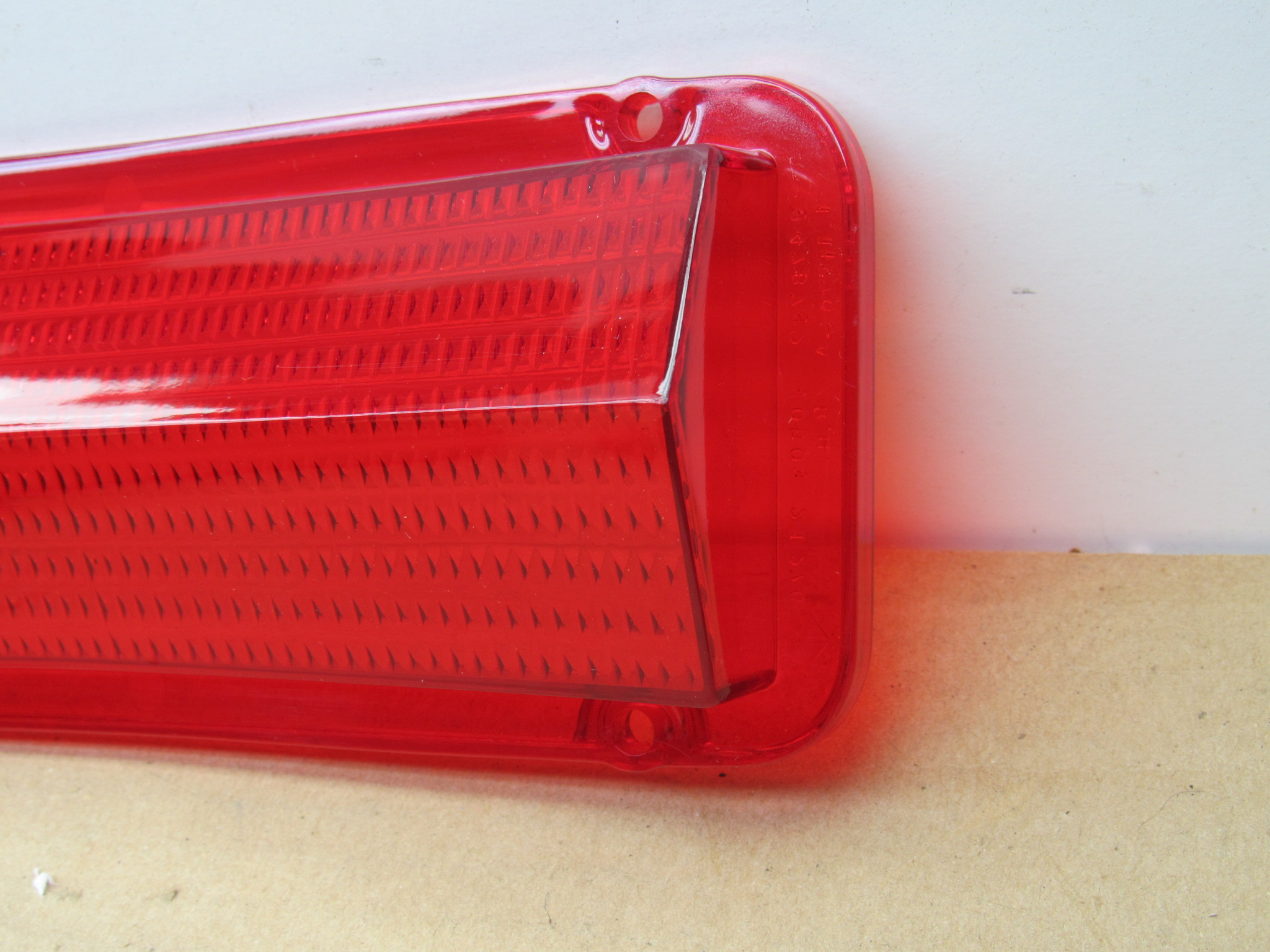 Tail Lamp Lens and Gasket Pkg# 3514362 - RH - Plymouth Fury III - 1971 - NOS - SHIPS FREE TO LOWER 48 - Image 4