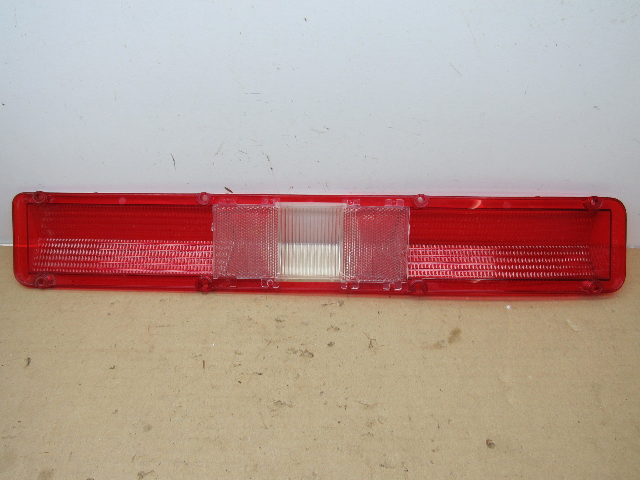 Tail Lamp Lens and Gasket Pkg# 3514362 - RH - Plymouth Fury III - 1971 - NOS - SHIPS FREE TO LOWER 48 - Image 3