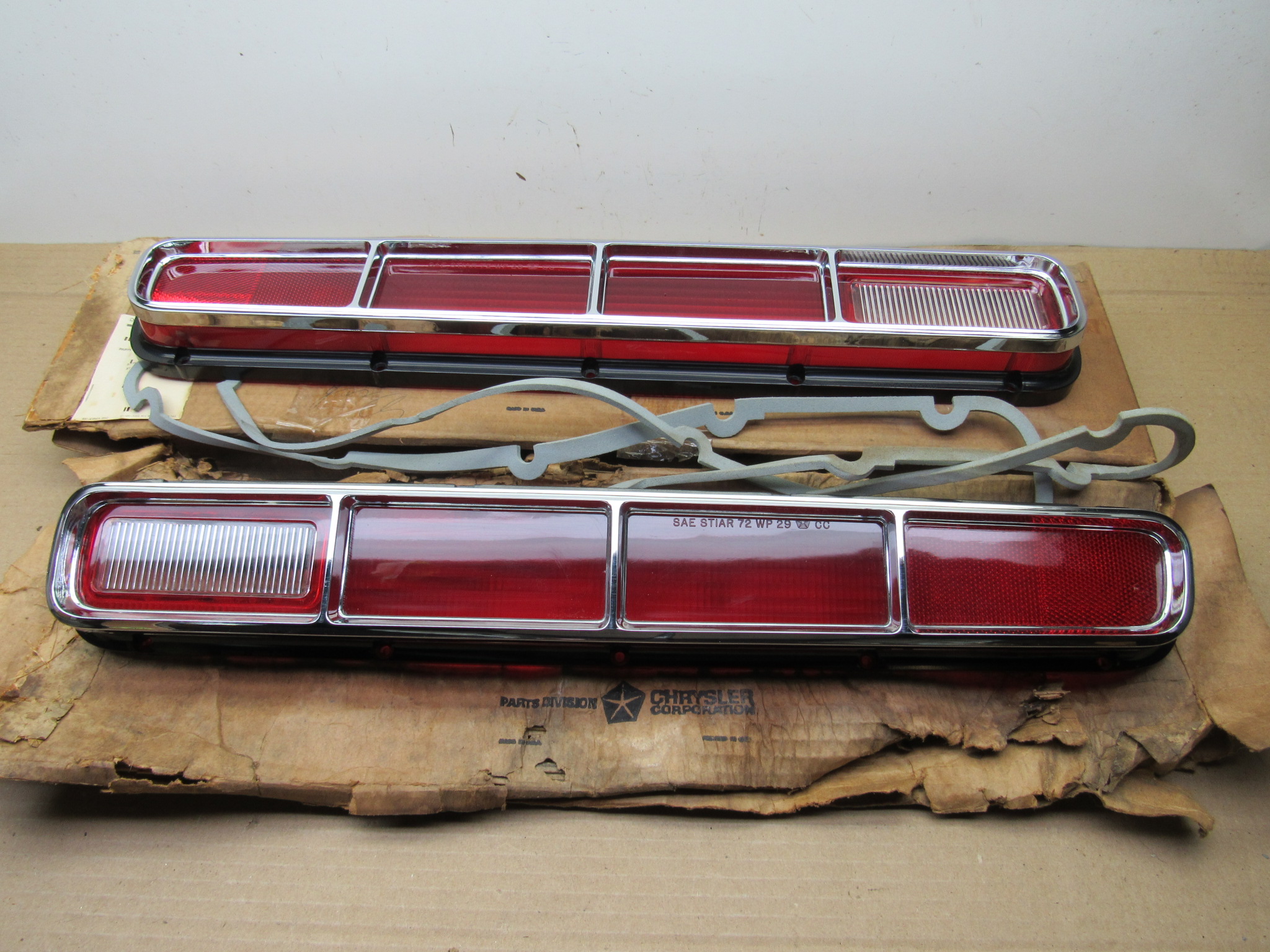 Tail Lamp Lens and Gasket Pkg# 3620798 / 3620799 - Pair - Dodge Charger SE - 1972 - NOS - SHIPS FREE TO LOWER 48
