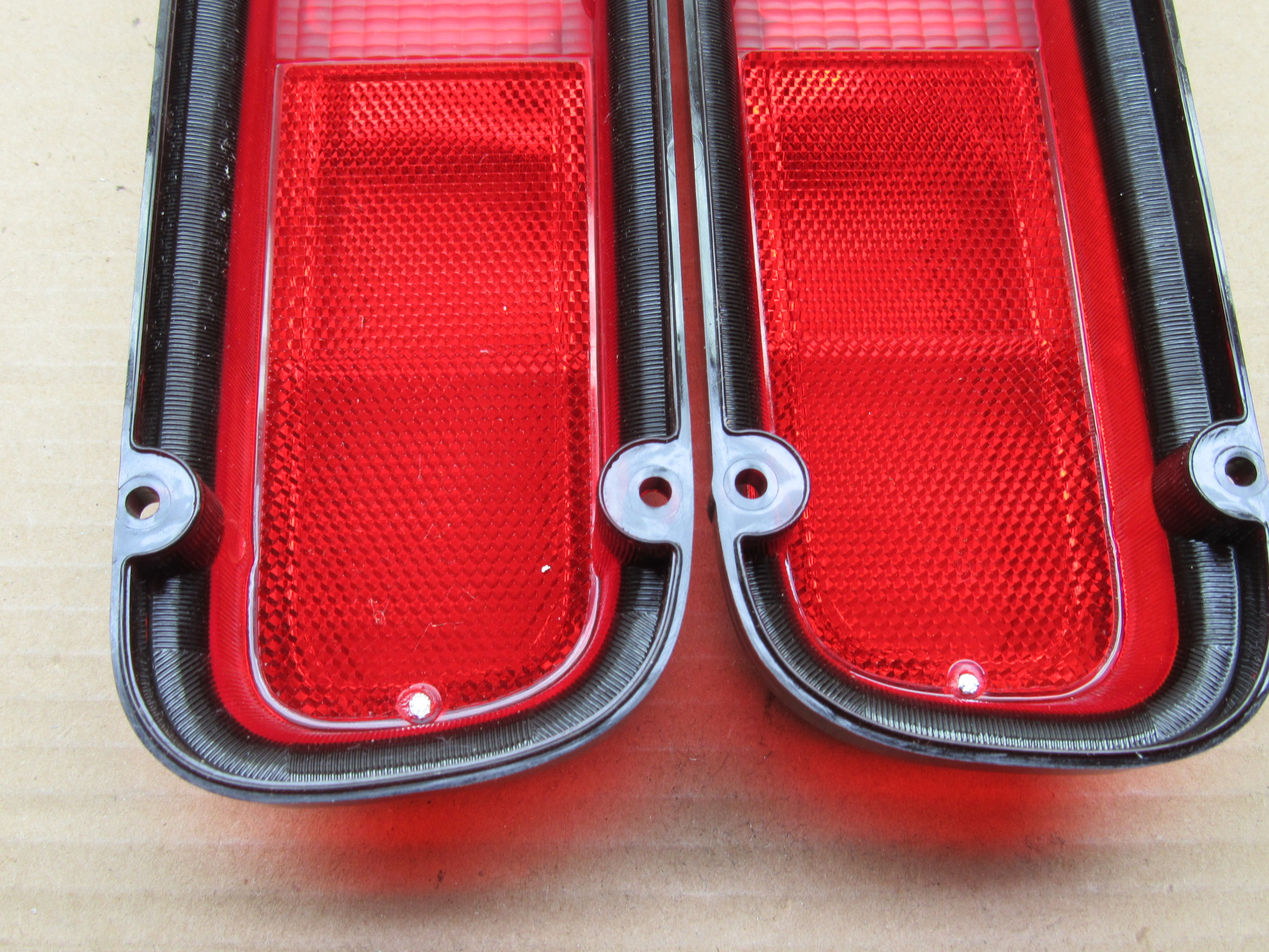 Tail Lamp Lens and Gasket Pkg# 3620798 / 3620799 - Pair - Dodge Charger SE - 1972 - NOS - SHIPS FREE TO LOWER 48 - Image 10