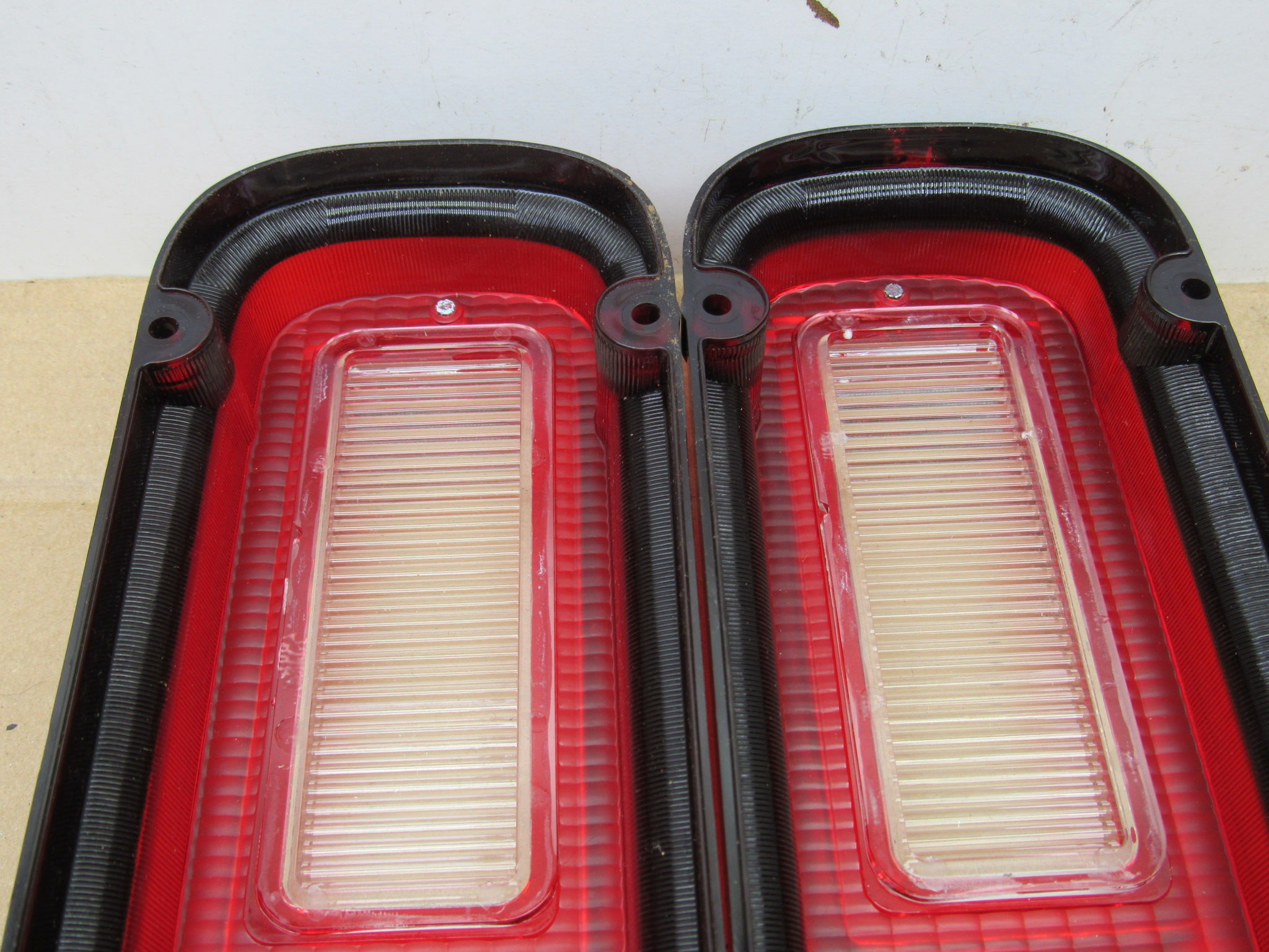 Tail Lamp Lens and Gasket Pkg# 3620798 / 3620799 - Pair - Dodge Charger SE - 1972 - NOS - SHIPS FREE TO LOWER 48 - Image 8