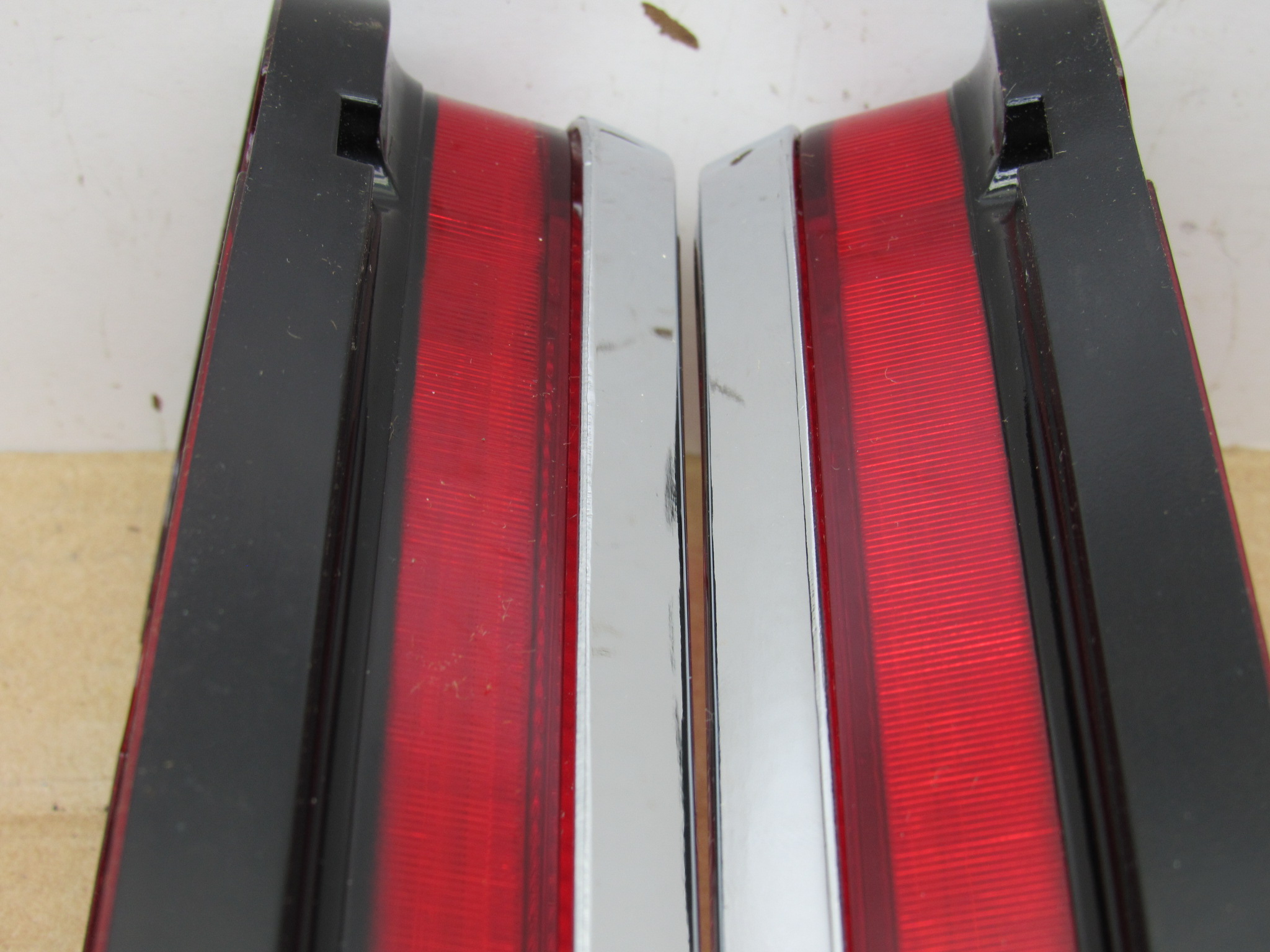 Tail Lamp Lens and Gasket Pkg# 3620798 / 3620799 - Pair - Dodge Charger SE - 1972 - NOS - SHIPS FREE TO LOWER 48 - Image 3