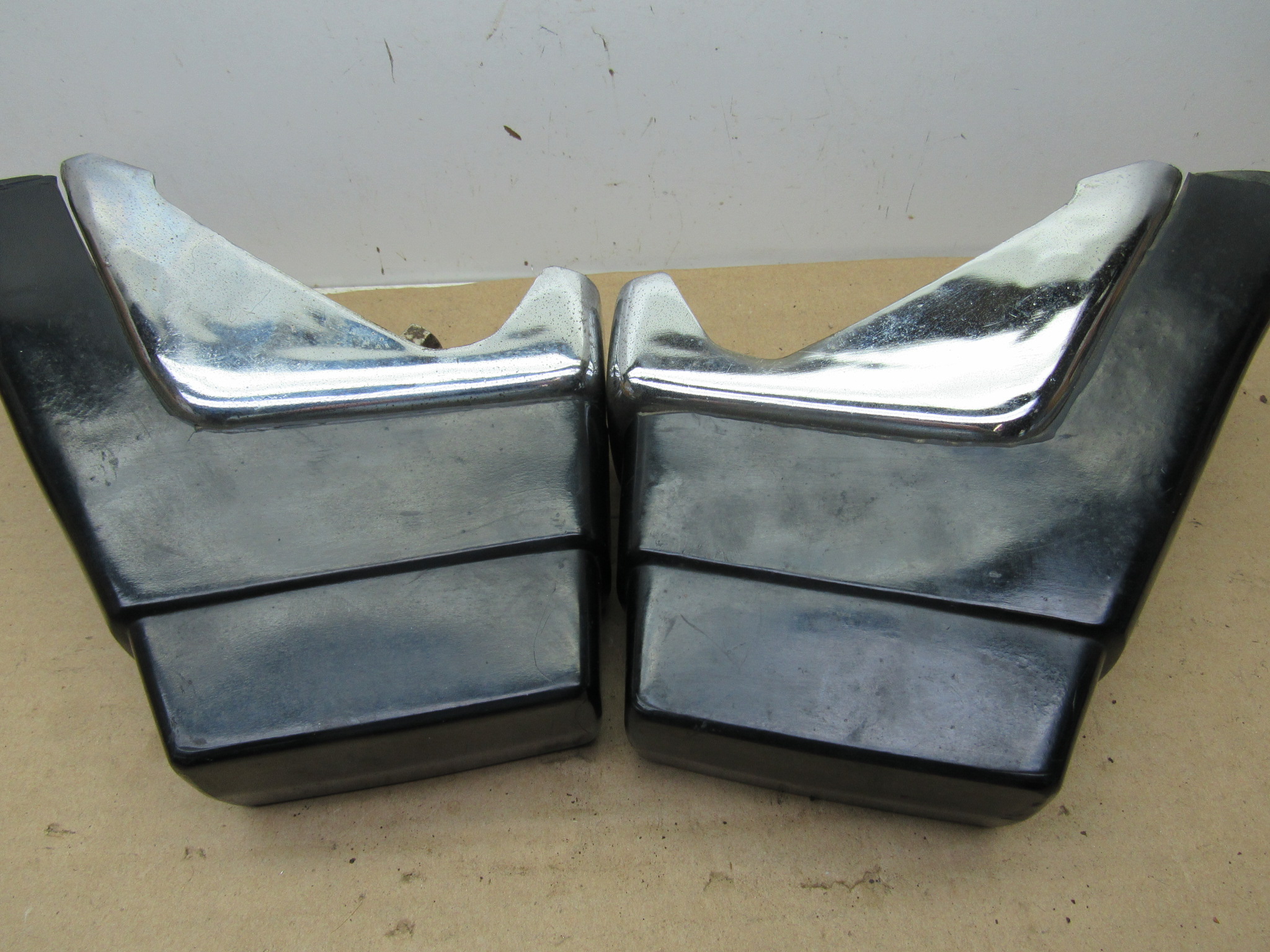 Rear Bumper Guard / Cushion Pkg 3686520-1 / 3754212-3 / 3686590-1 - Dodge Challenger - 1974 - USED - SHIPS FREE TO LOWER 48 - Image 2
