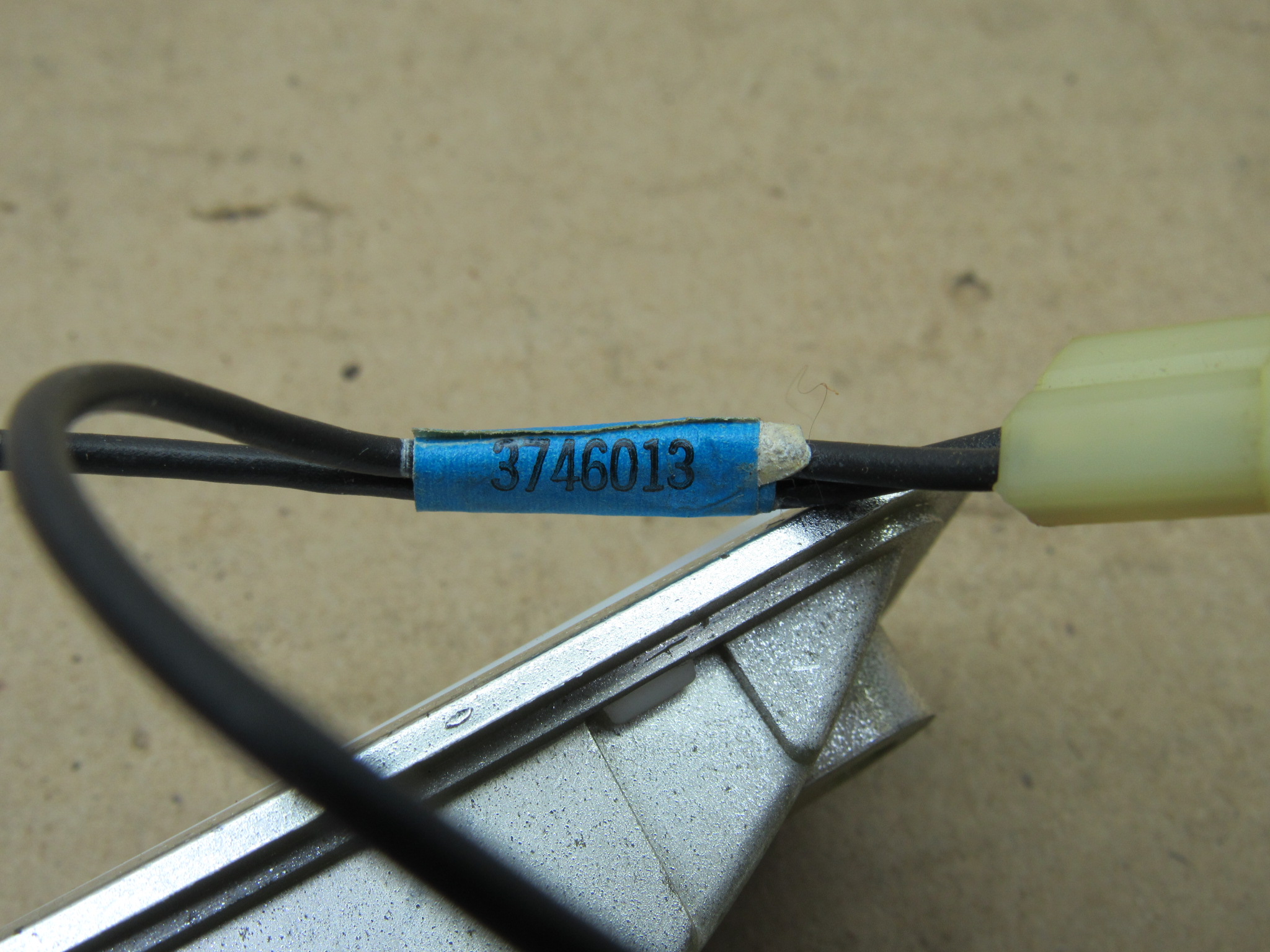 Door and Quarter Courtesy Lamp Assy# 3746013 - B - M - Body - 1975-78 - NOS - SHIPS FREE TO LOWER 48 - Image 4