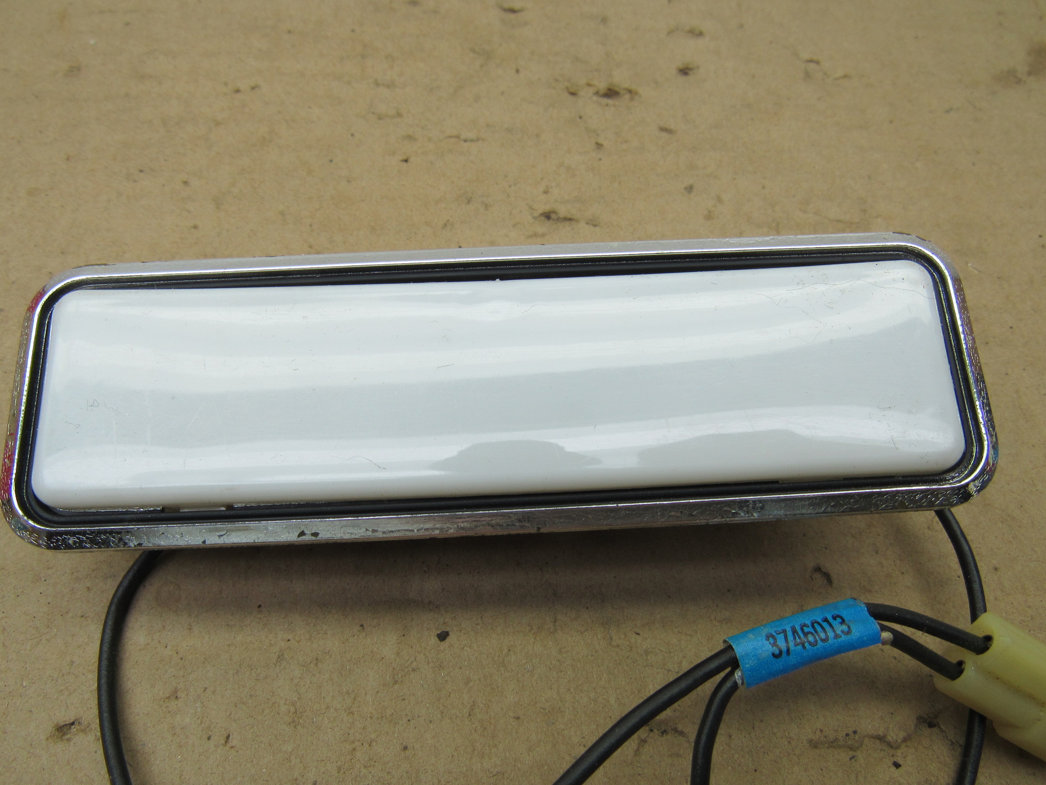 Door and Quarter Courtesy Lamp Assy# 3746013 - B - M - Body - 1975-78 - NOS - SHIPS FREE TO LOWER 48 - Image 3