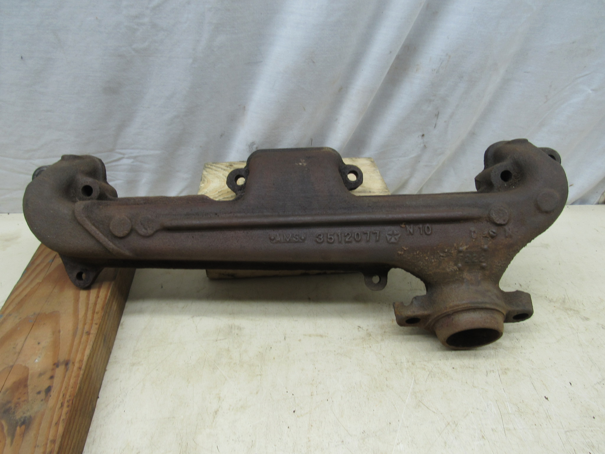 Exhaust Manifold - Casting# 3512077 - LH - Date - 6-22-2 - 318 - V8 - B - C - E - Body - 1971-74 - USED - SHIPS FREE TO LOWER 48