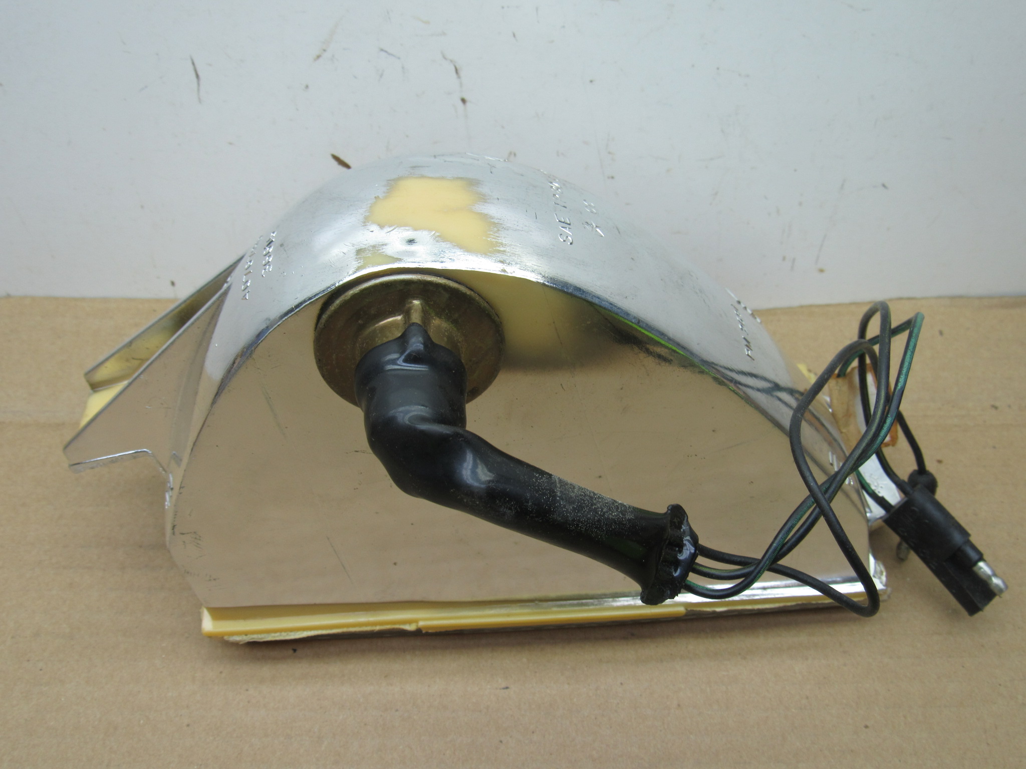 Park and Turn Signal Lamp# 4076612 - RH - Chrysler Cordoba - 1980 - NOS - SHIPS FREE TO LOWER 48 - Image 2