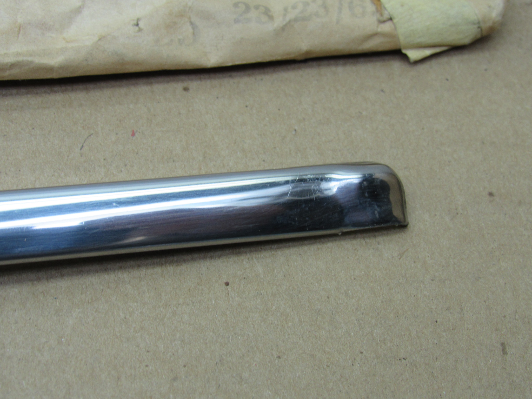 Outside Windshield Moulding Pkg# 2584106 - RH - C - Body - 2 & 4 Door - Hardtop - 1965-66 - NOS - SHIPS FREE TO LOWER 48 - Image 7